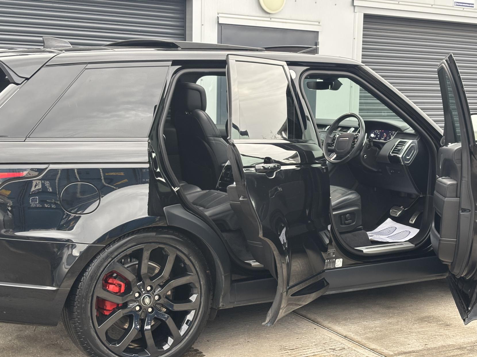 Land Rover Range Rover Sport 3.0 D300 MHEV HSE Dynamic Black SUV 5dr Diesel Auto 4WD Euro 6 (s/s) (300 ps)