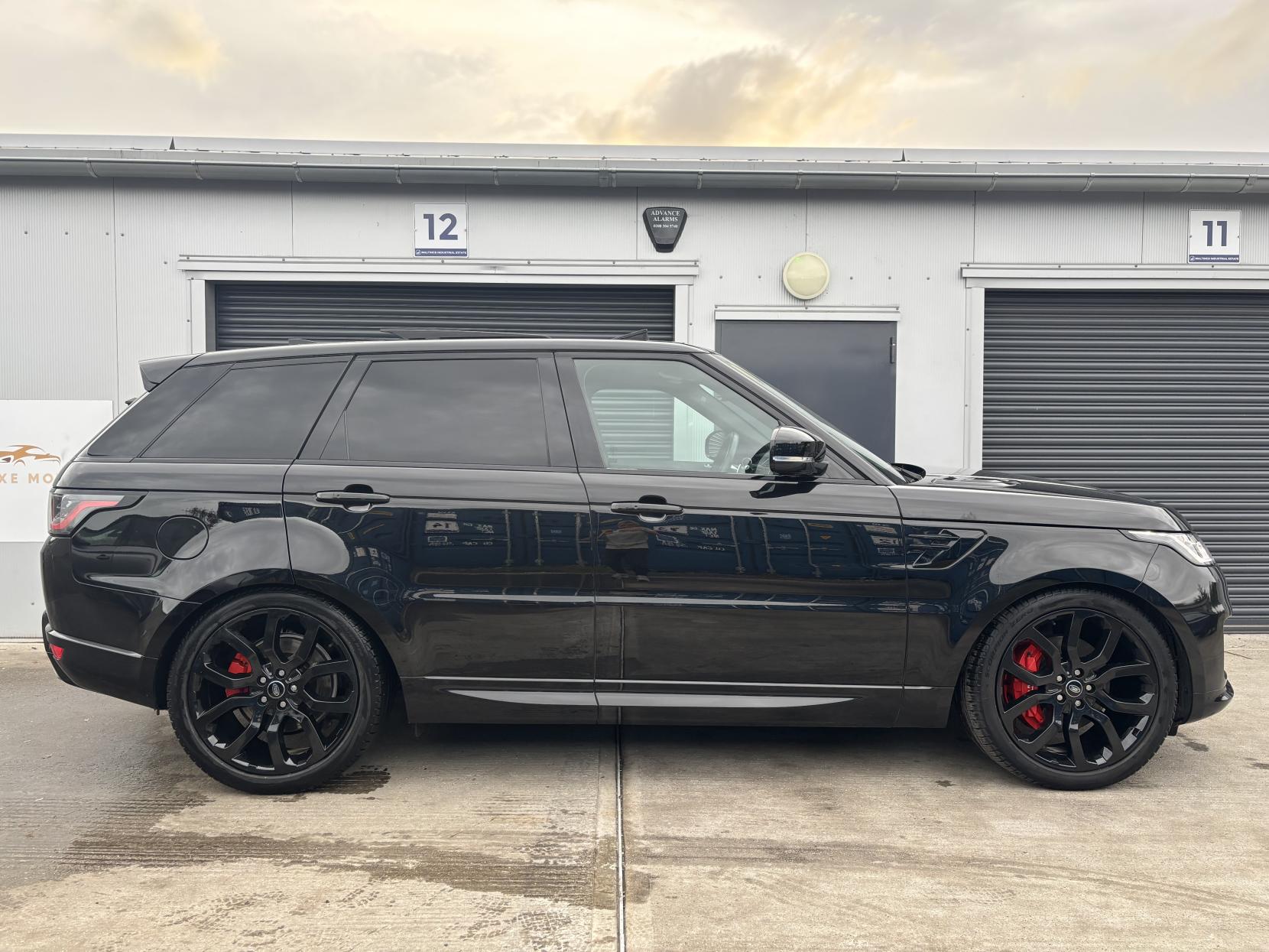Land Rover Range Rover Sport 3.0 D300 MHEV HSE Dynamic Black SUV 5dr Diesel Auto 4WD Euro 6 (s/s) (300 ps)