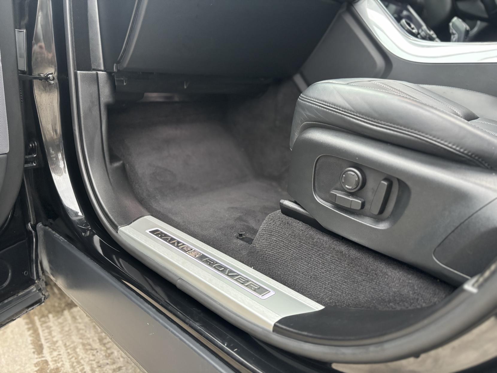 Land Rover Range Rover Sport 3.0 D300 MHEV HSE Dynamic Black SUV 5dr Diesel Auto 4WD Euro 6 (s/s) (300 ps)