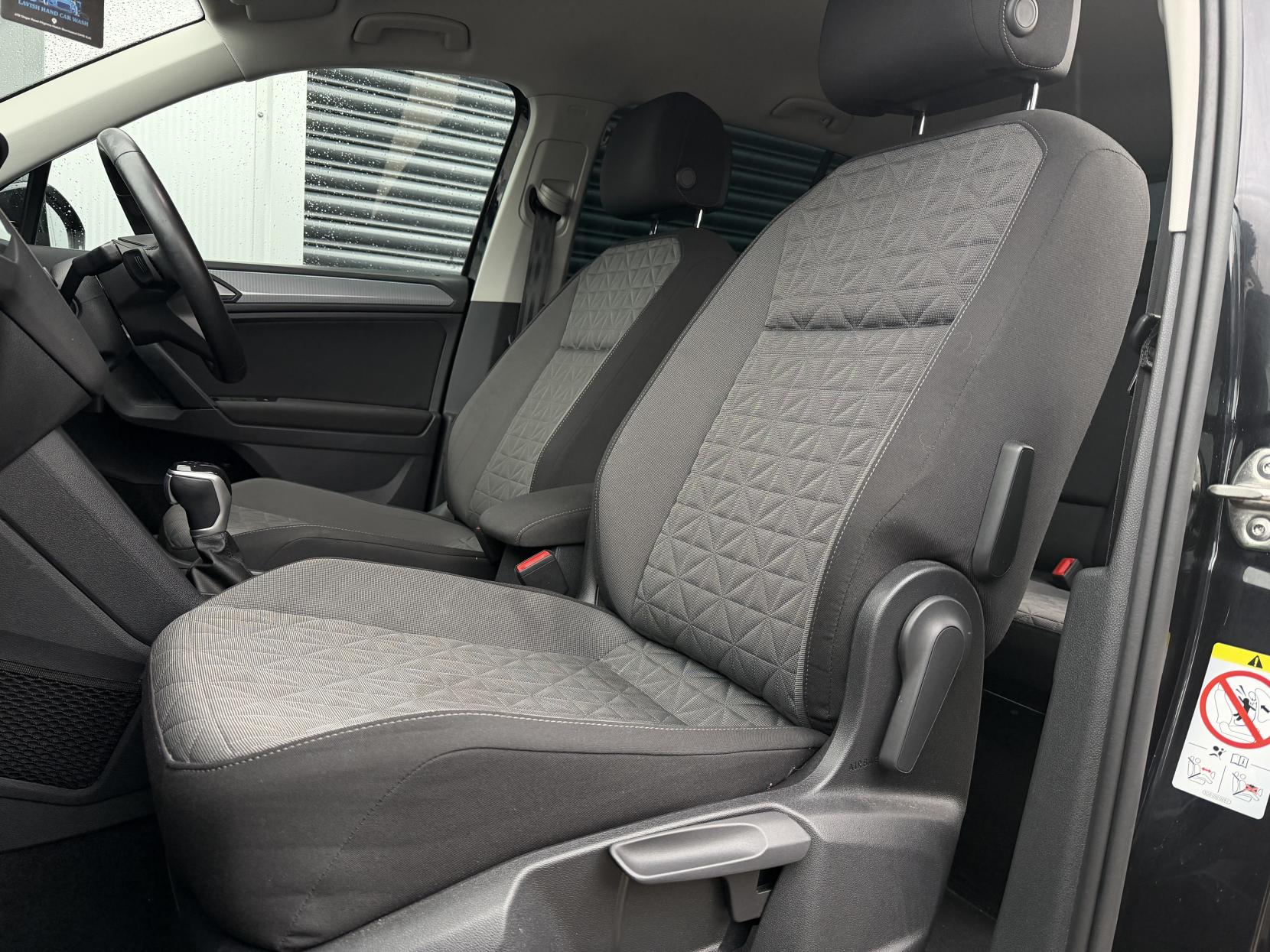 Volkswagen Tiguan 1.5 TSI Life SUV 5dr Petrol DSG Euro 6 (s/s) (150 ps)