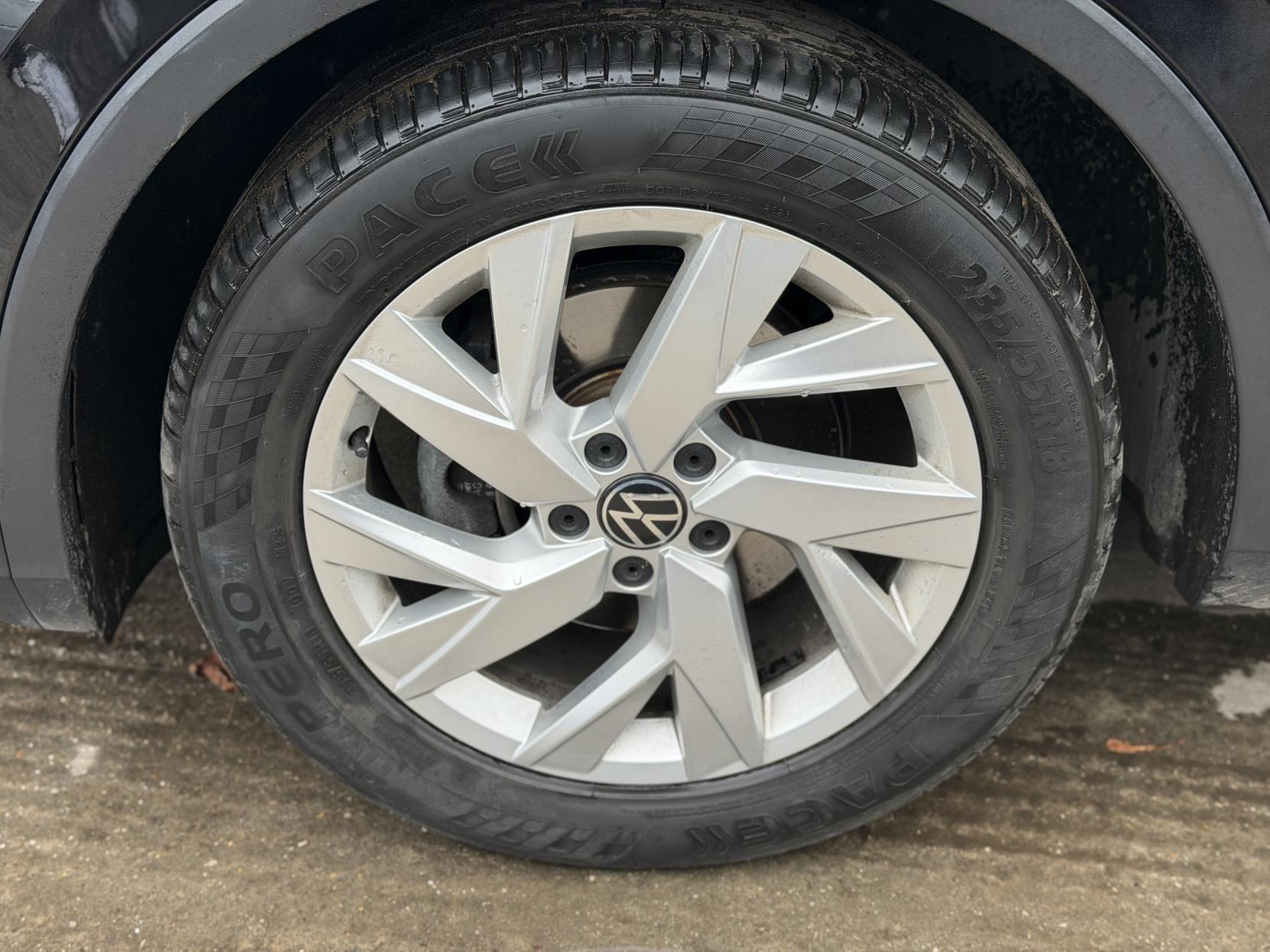 Volkswagen Tiguan 1.5 TSI Life SUV 5dr Petrol DSG Euro 6 (s/s) (150 ps)