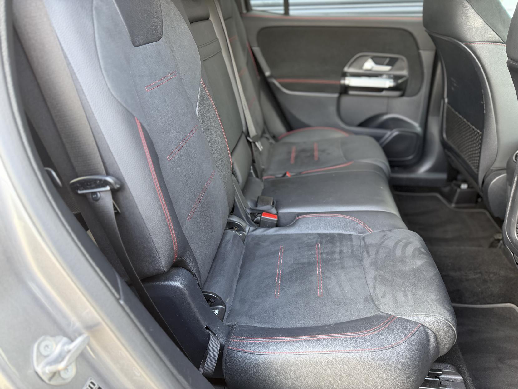 Mercedes-Benz GLB 1.3 GLB200 AMG Line SUV 5dr Petrol 7G-DCT Euro 6 (s/s) (163 ps)