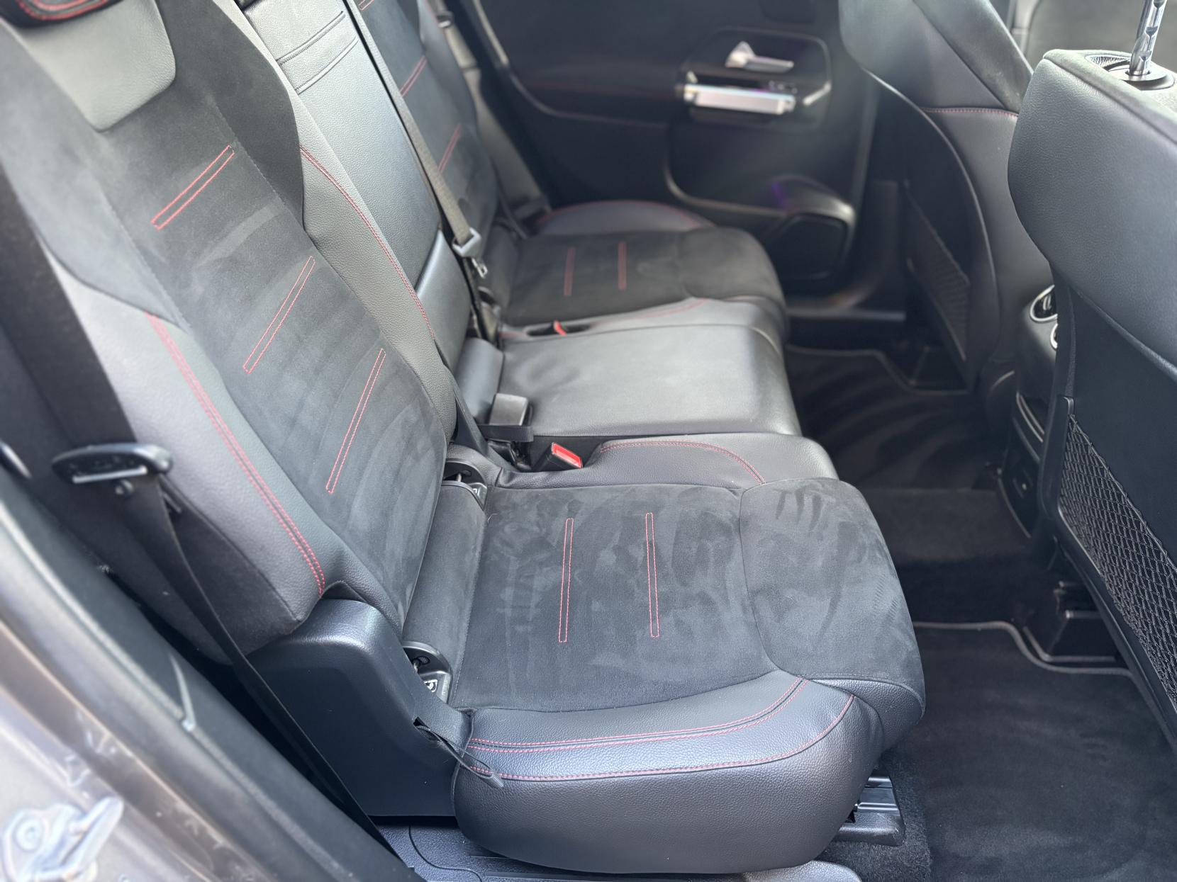 Mercedes-Benz GLB 1.3 GLB200 AMG Line (Premium 2) SUV 5dr Petrol 7G-DCT Euro 6 (s/s) (163 ps)