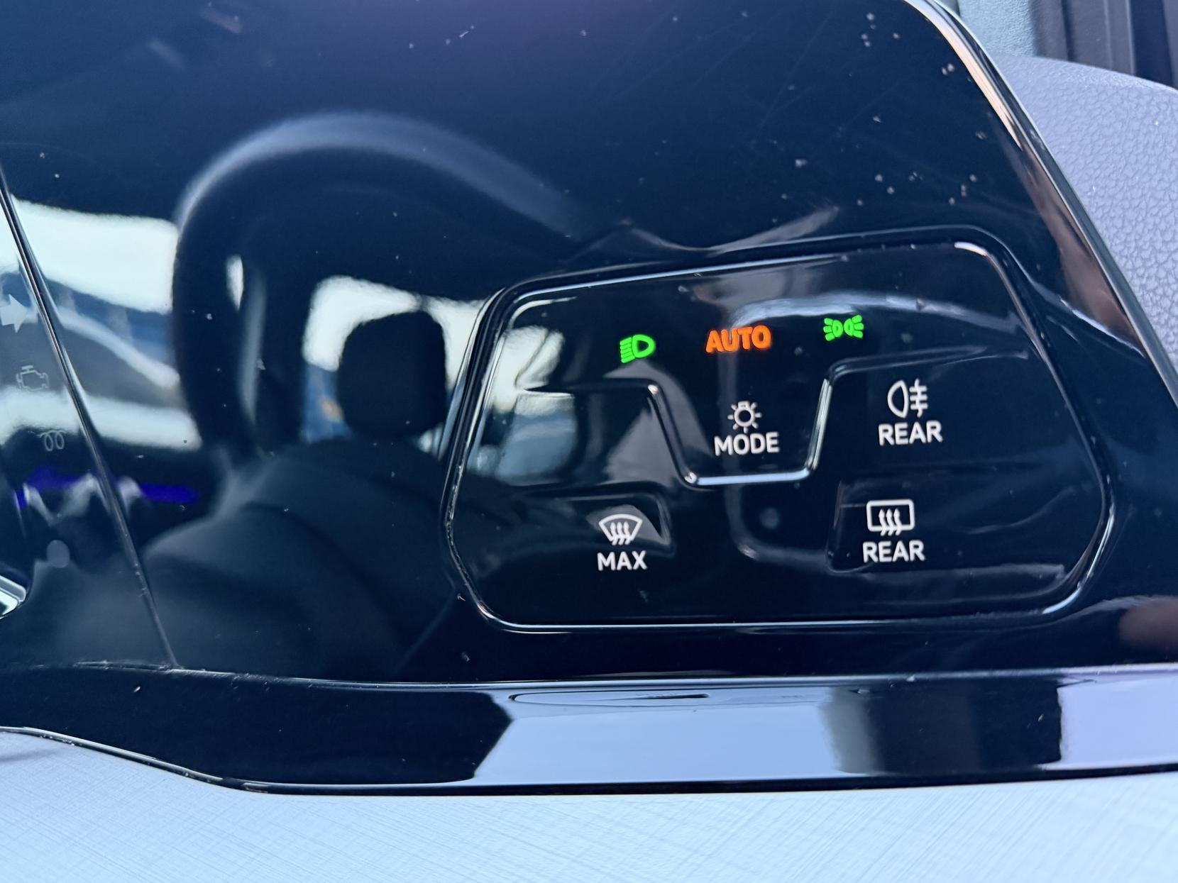 Volkswagen Golf 1.0 TSI Life Hatchback 5dr Petrol Manual Euro 6 (s/s) (110 ps)