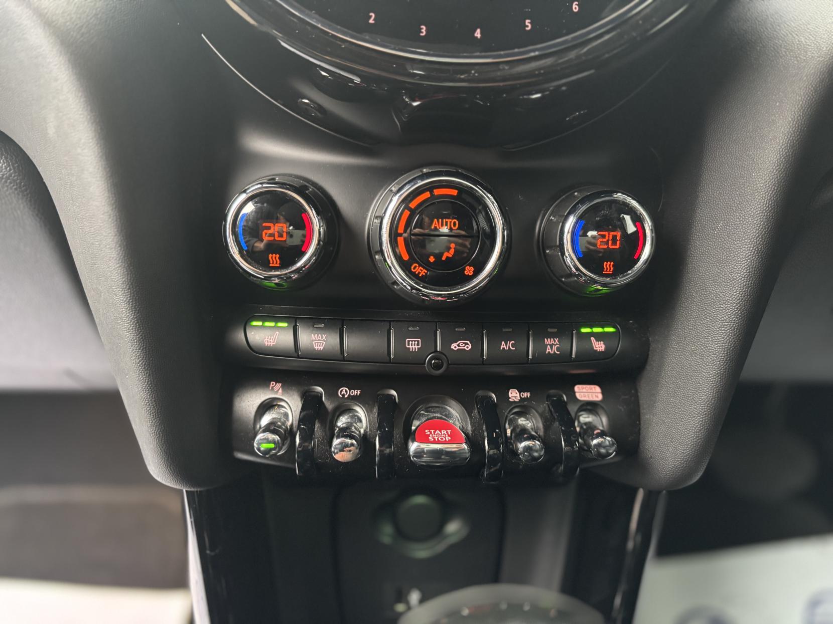 MINI Convertible 1.5 Cooper Exclusive Convertible 2dr Petrol Steptronic Euro 6 (s/s) (136 ps)