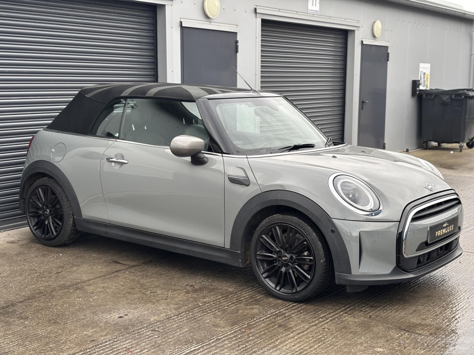 MINI Convertible 1.5 Cooper Exclusive Convertible 2dr Petrol Steptronic Euro 6 (s/s) (136 ps)