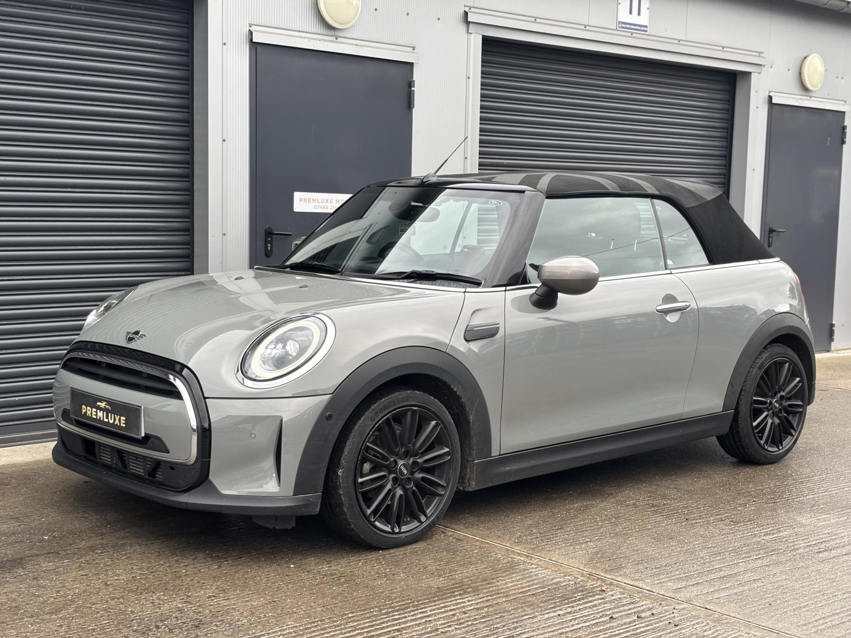 MINI Convertible 1.5 Cooper Exclusive Convertible 2dr Petrol Steptronic Euro 6 (s/s) (136 ps)