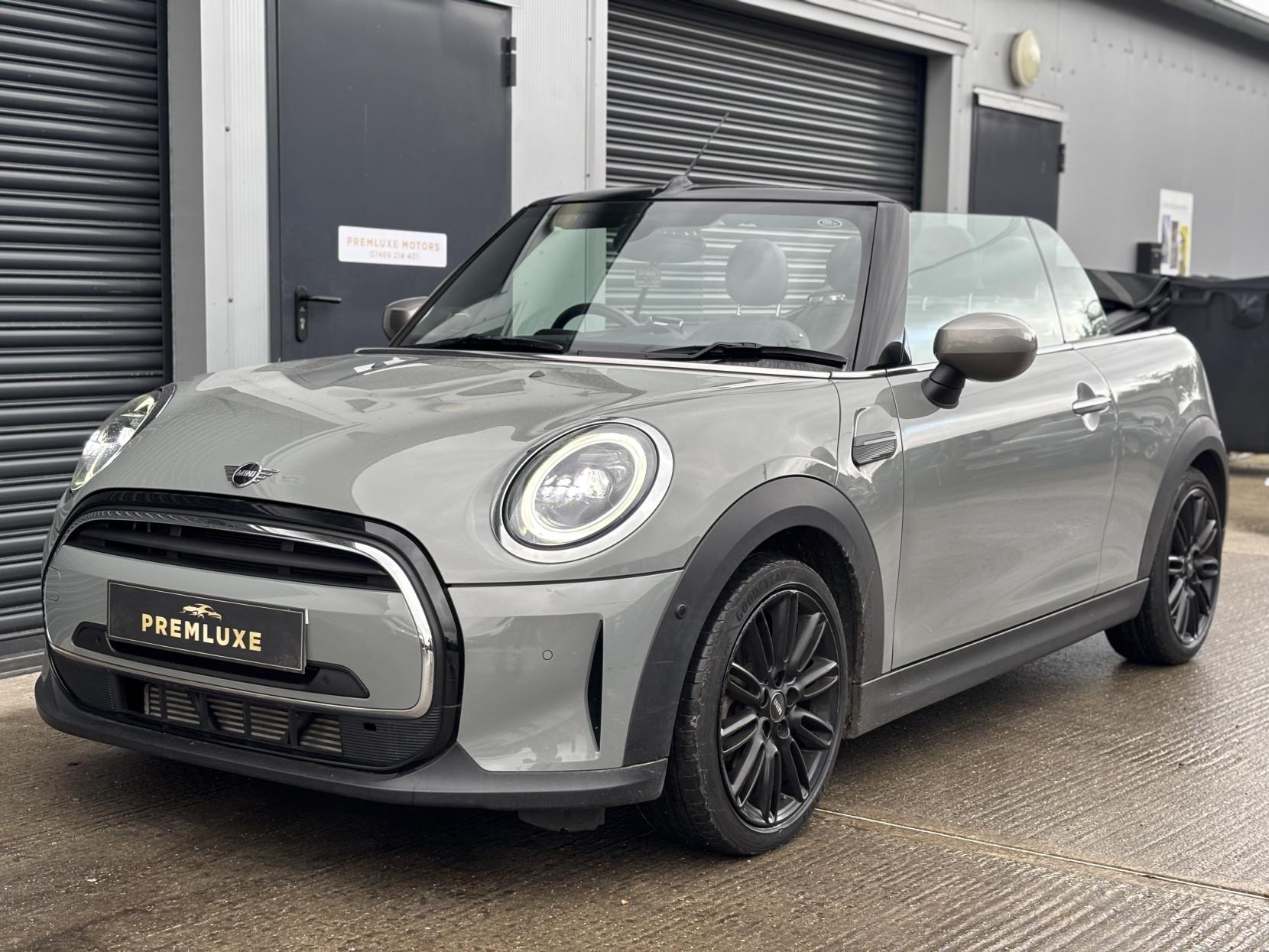 MINI Convertible 1.5 Cooper Exclusive Convertible 2dr Petrol Steptronic Euro 6 (s/s) (136 ps)