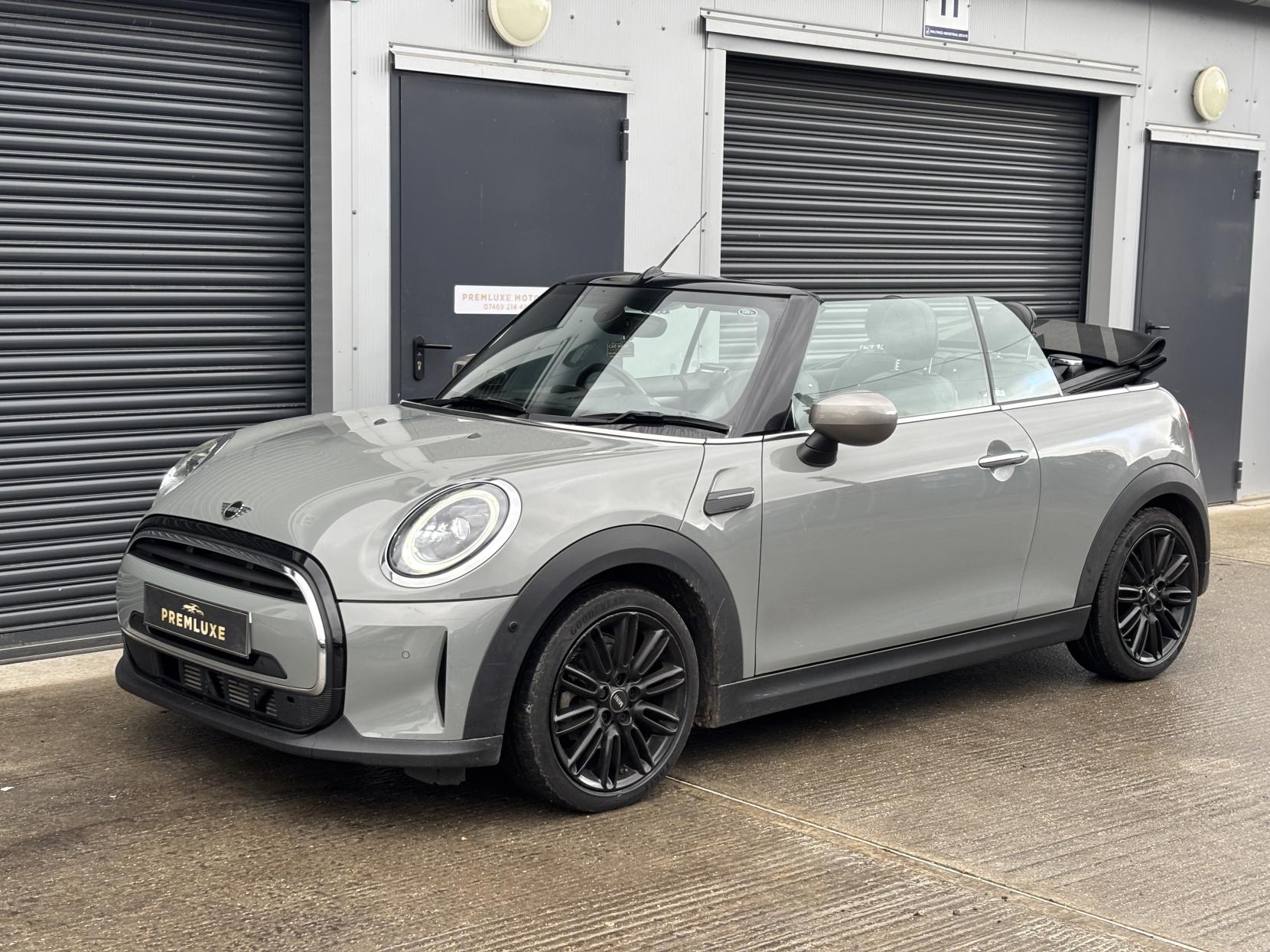 MINI Convertible 1.5 Cooper Exclusive Convertible 2dr Petrol Steptronic Euro 6 (s/s) (136 ps)