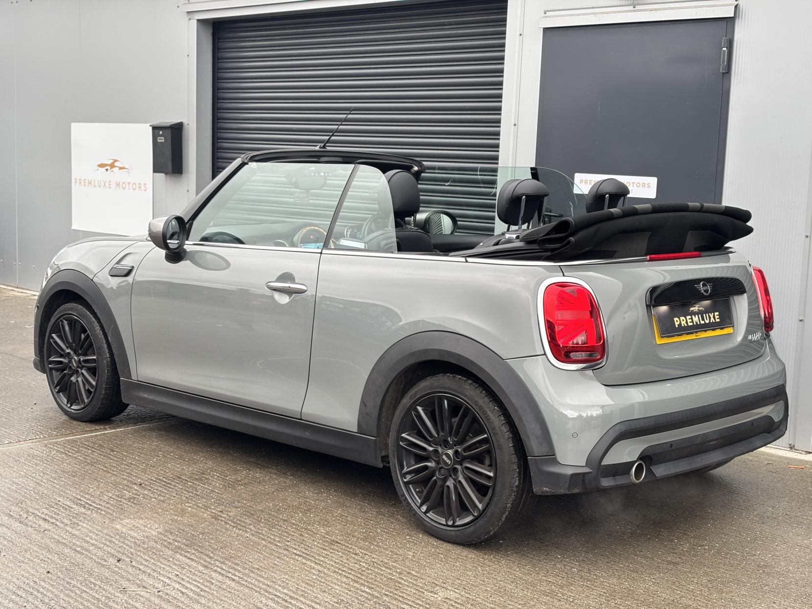 MINI Convertible 1.5 Cooper Exclusive Convertible 2dr Petrol Steptronic Euro 6 (s/s) (136 ps)