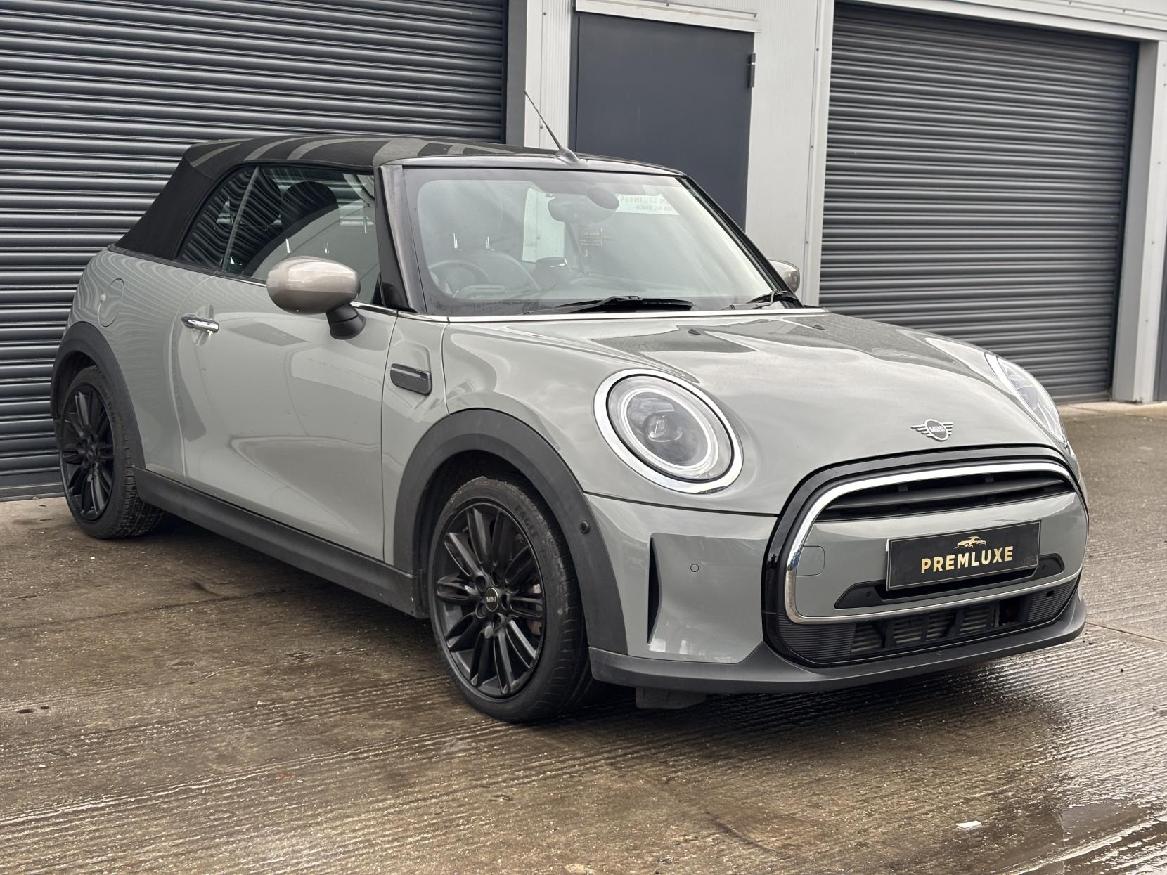 MINI Convertible 1.5 Cooper Exclusive Convertible 2dr Petrol Steptronic Euro 6 (s/s) (136 ps)