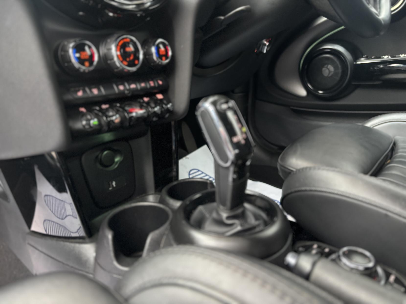 MINI Convertible 1.5 Cooper Exclusive Convertible 2dr Petrol Steptronic Euro 6 (s/s) (136 ps)