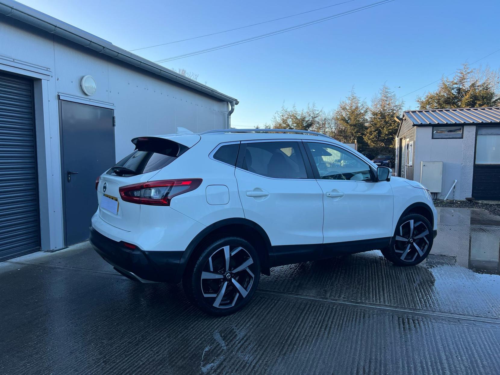Nissan Qashqai 1.6 DIG-T Tekna SUV 5dr Petrol Manual Euro 6 (s/s) (163 ps)