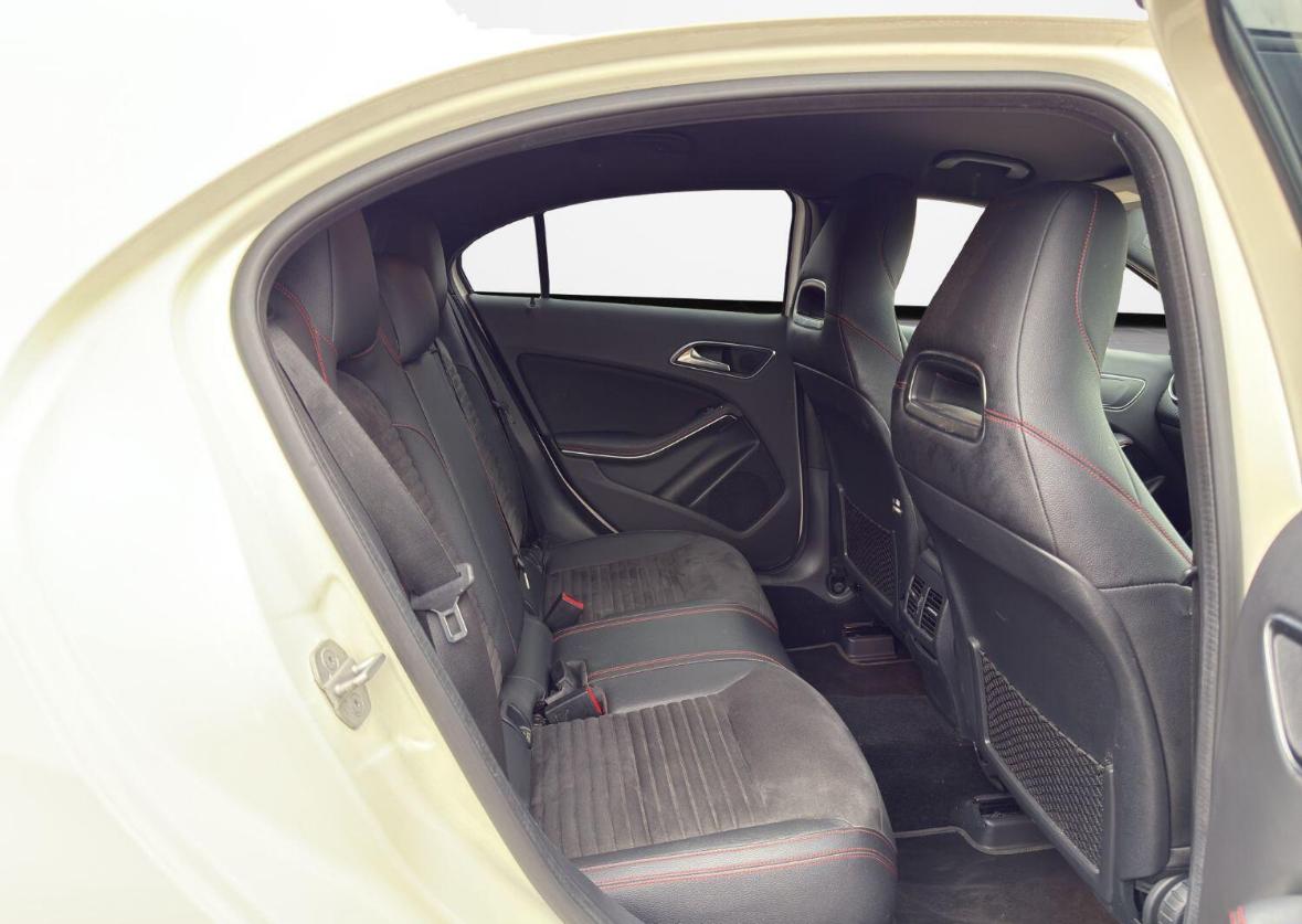 Mercedes-Benz A Class 1.5 A180d AMG Line (Executive) Hatchback 5dr Diesel 7G-DCT Euro 6 (s/s) (109 ps)