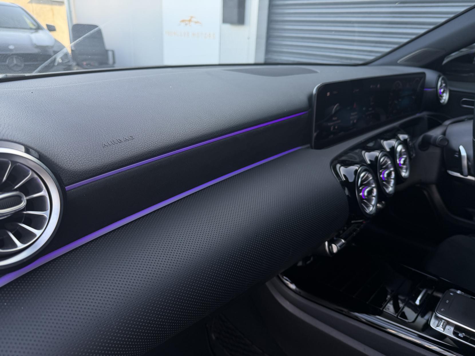 Mercedes-Benz A Class 1.5 A180d AMG Line (Premium) Hatchback 5dr Diesel 7G-DCT Euro 6 (s/s) (116 ps)