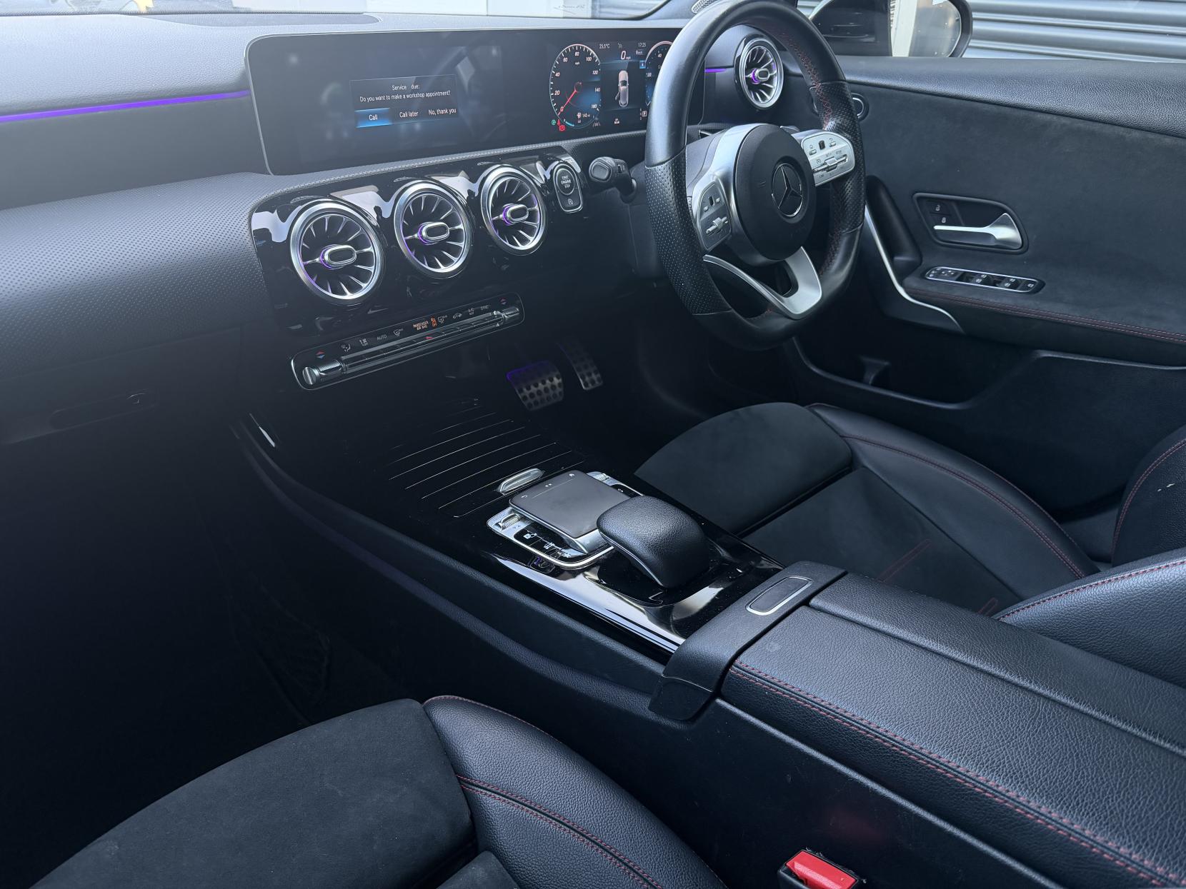 Mercedes-Benz A Class 1.5 A180d AMG Line (Premium) Hatchback 5dr Diesel 7G-DCT Euro 6 (s/s) (116 ps)