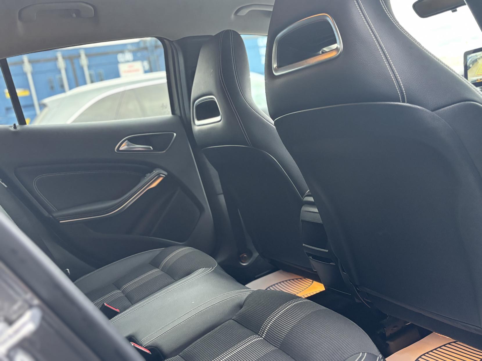 Mercedes-Benz GLA 1.6 GLA180 Urban Edition SUV 5dr Petrol 7G-DCT Euro 6 (s/s) (122 ps)