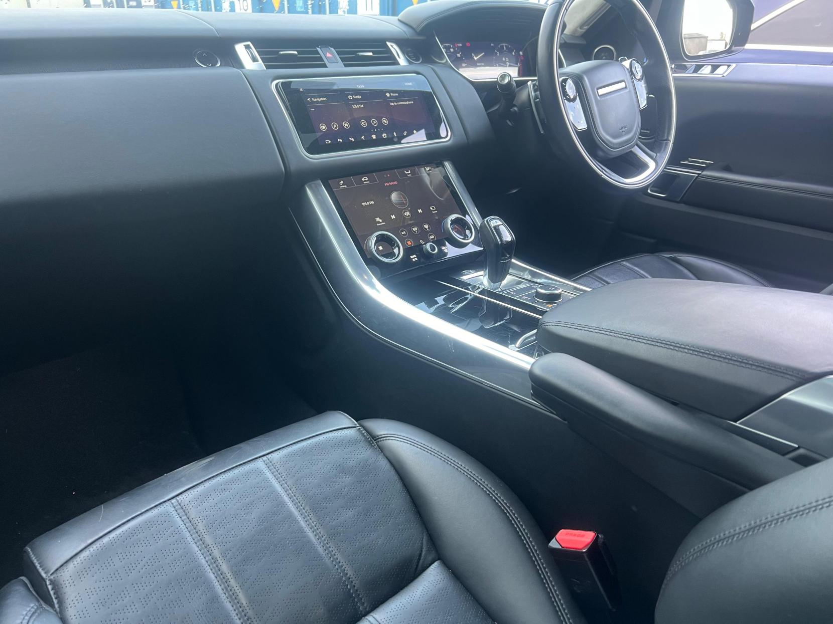 Land Rover Range Rover Sport 3.0 SD V6 Autobiography Dynamic SUV 5dr Diesel Auto 4WD Euro 6 (s/s) (306 ps)