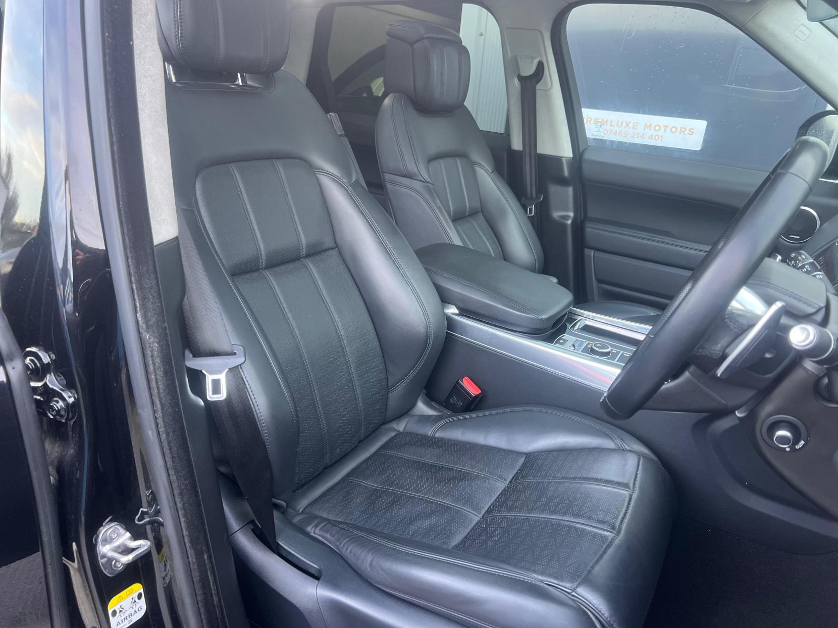 Land Rover Range Rover Sport 3.0 SD V6 Autobiography Dynamic SUV 5dr Diesel Auto 4WD Euro 6 (s/s) (306 ps)