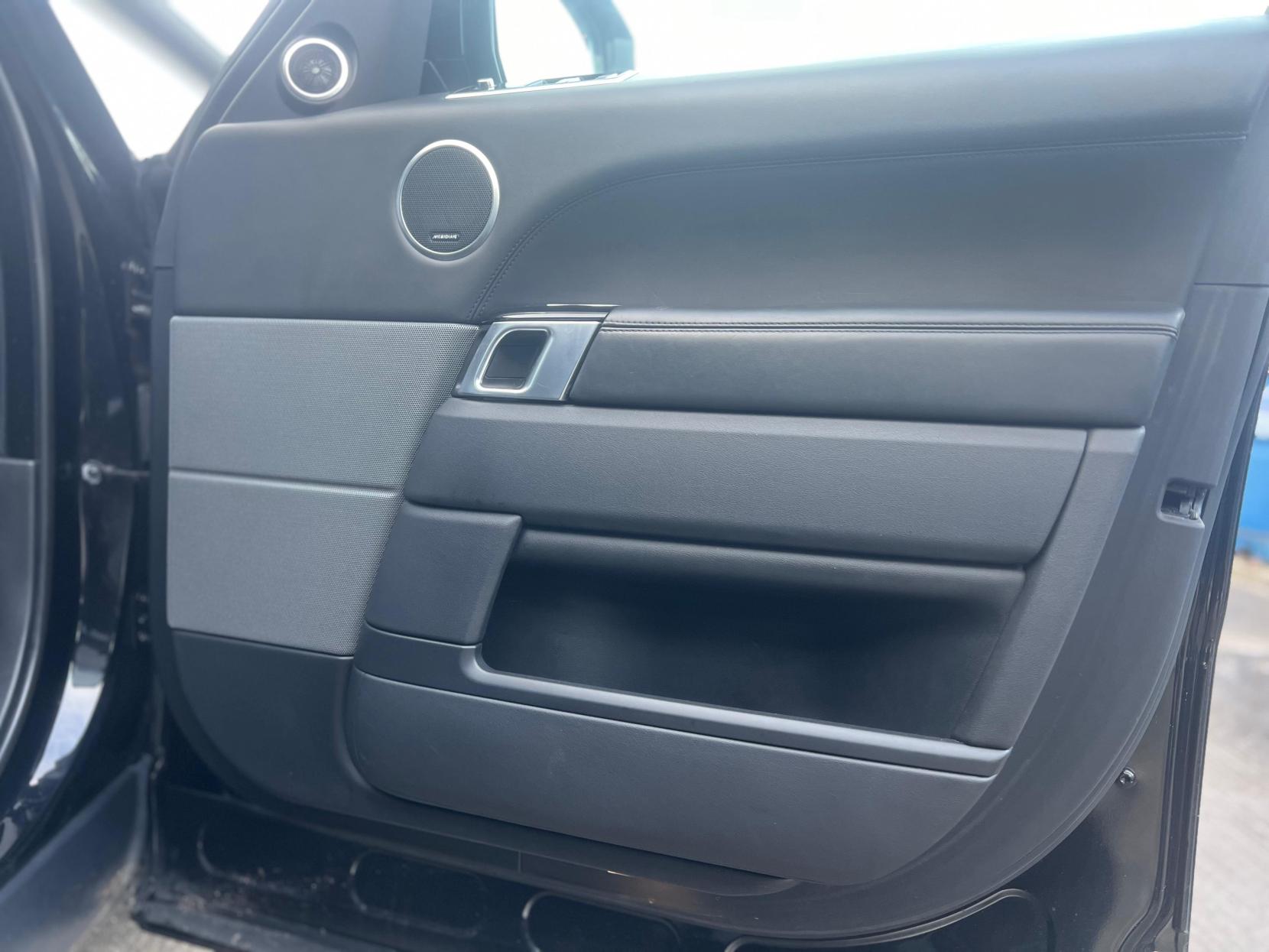 Land Rover Range Rover Sport 3.0 SD V6 Autobiography Dynamic SUV 5dr Diesel Auto 4WD Euro 6 (s/s) (306 ps)