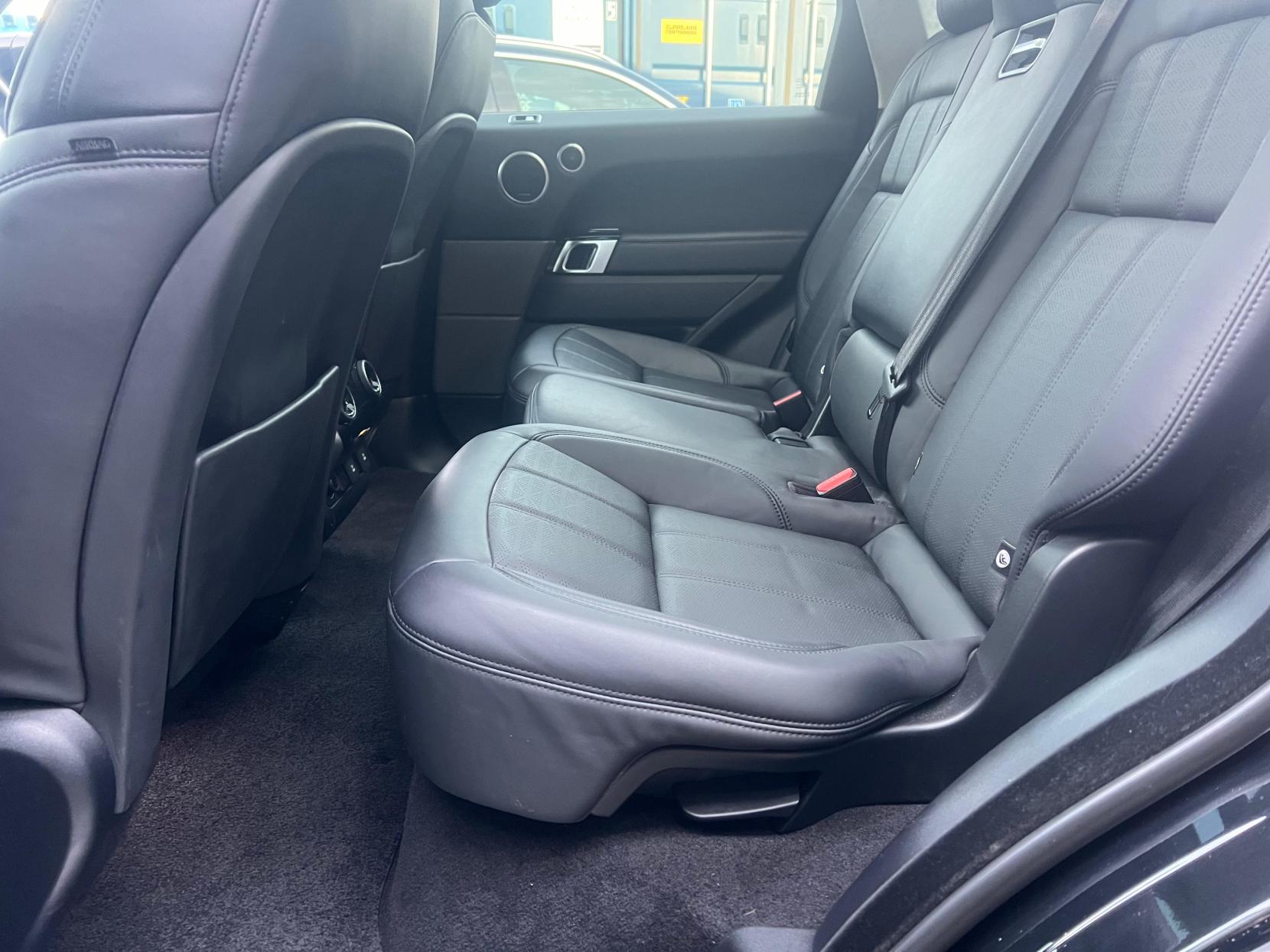 Land Rover Range Rover Sport 3.0 SD V6 Autobiography Dynamic SUV 5dr Diesel Auto 4WD Euro 6 (s/s) (306 ps)