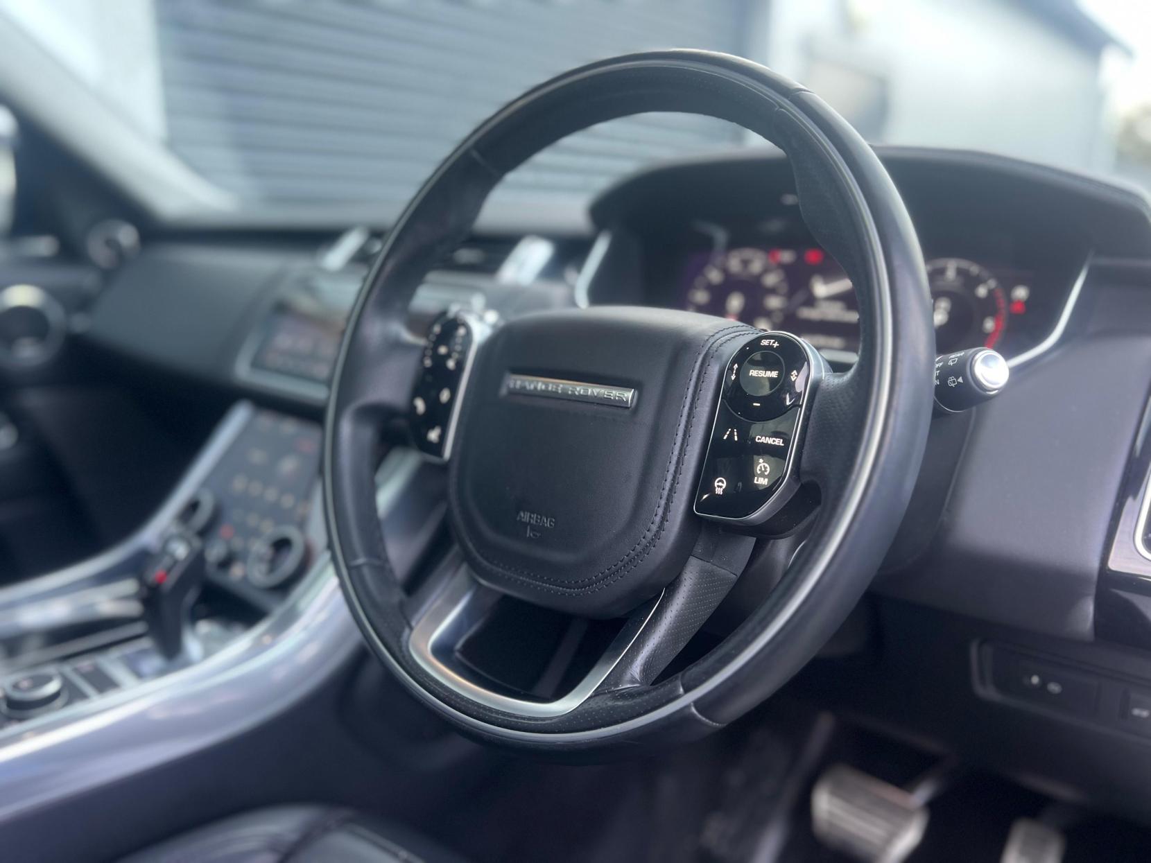 Land Rover Range Rover Sport 3.0 SD V6 Autobiography Dynamic SUV 5dr Diesel Auto 4WD Euro 6 (s/s) (306 ps)