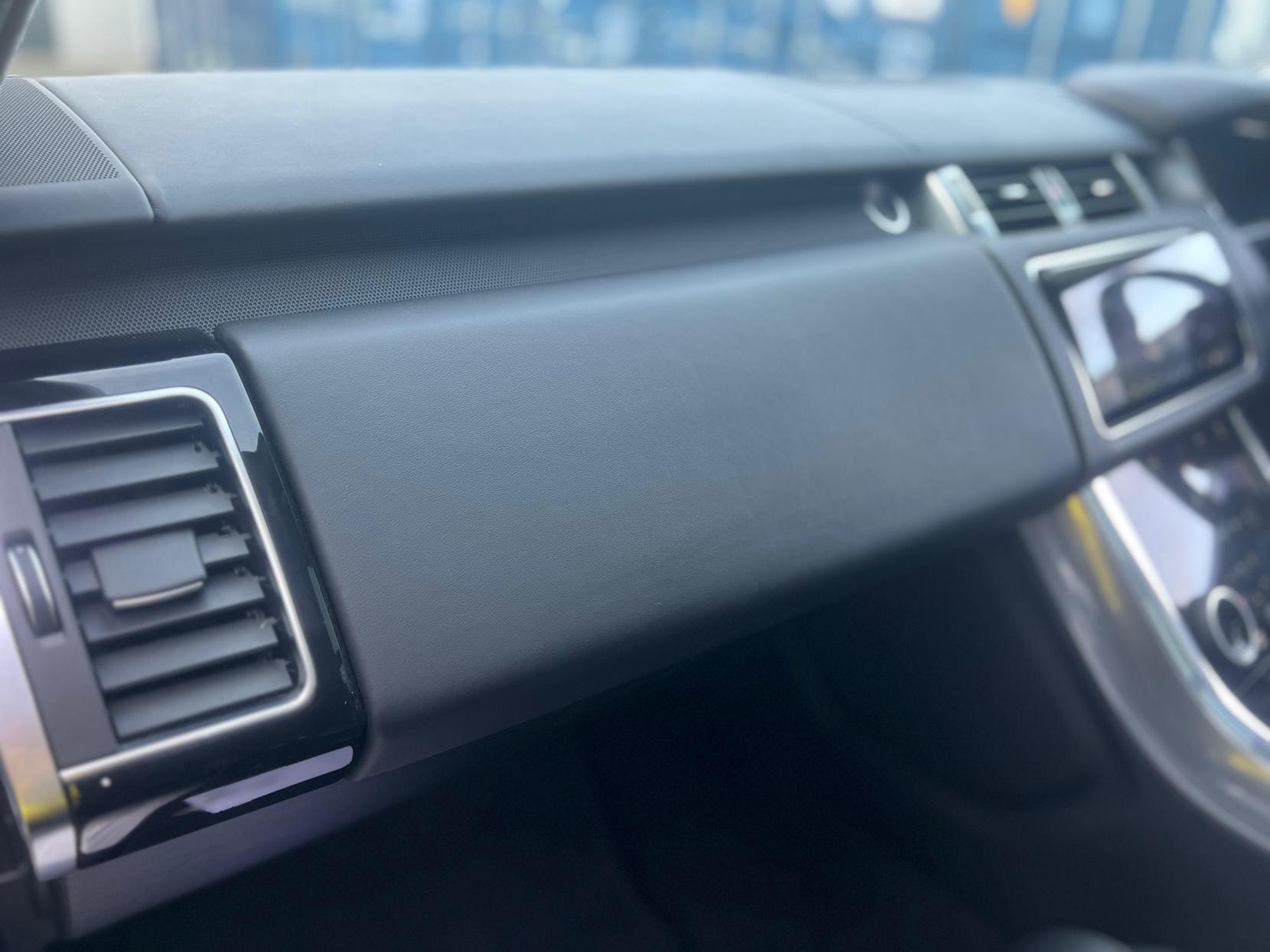 Land Rover Range Rover Sport 3.0 SD V6 Autobiography Dynamic SUV 5dr Diesel Auto 4WD Euro 6 (s/s) (306 ps)