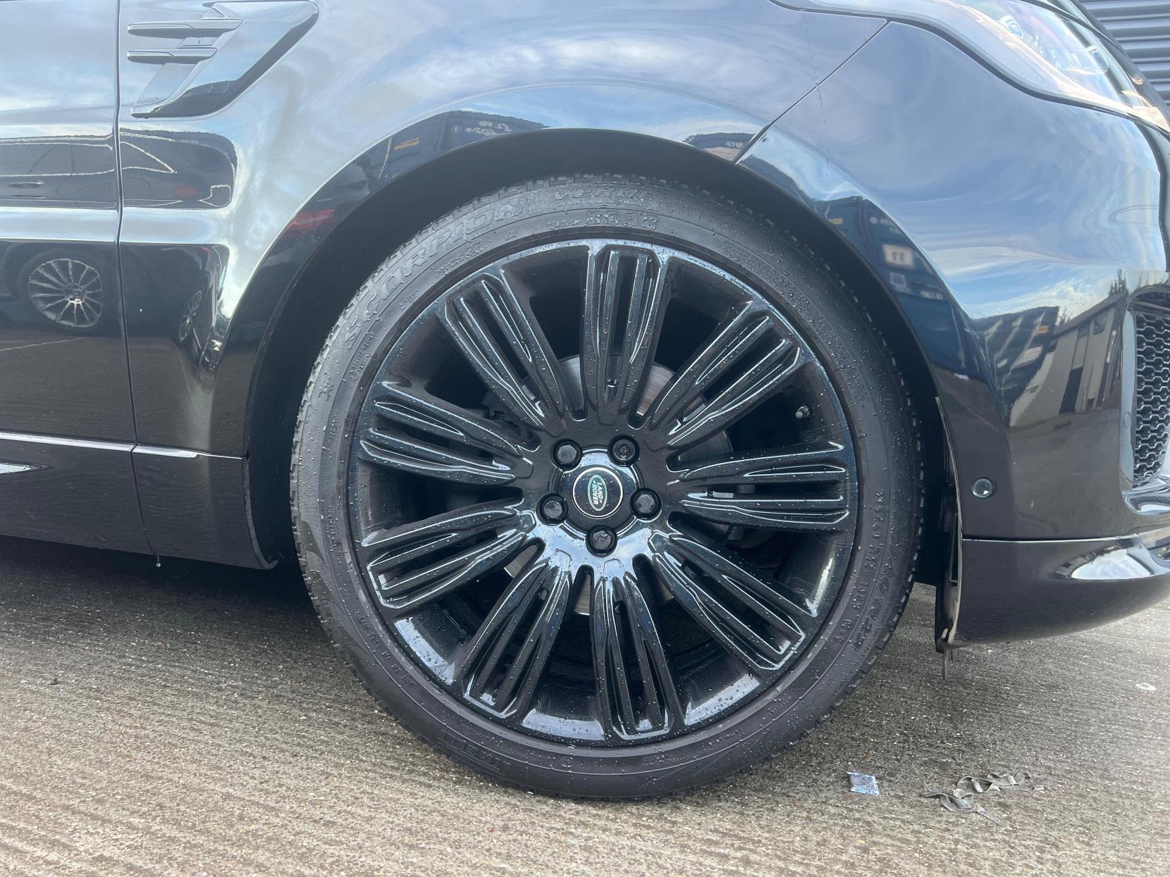 Land Rover Range Rover Sport 3.0 SD V6 Autobiography Dynamic SUV 5dr Diesel Auto 4WD Euro 6 (s/s) (306 ps)