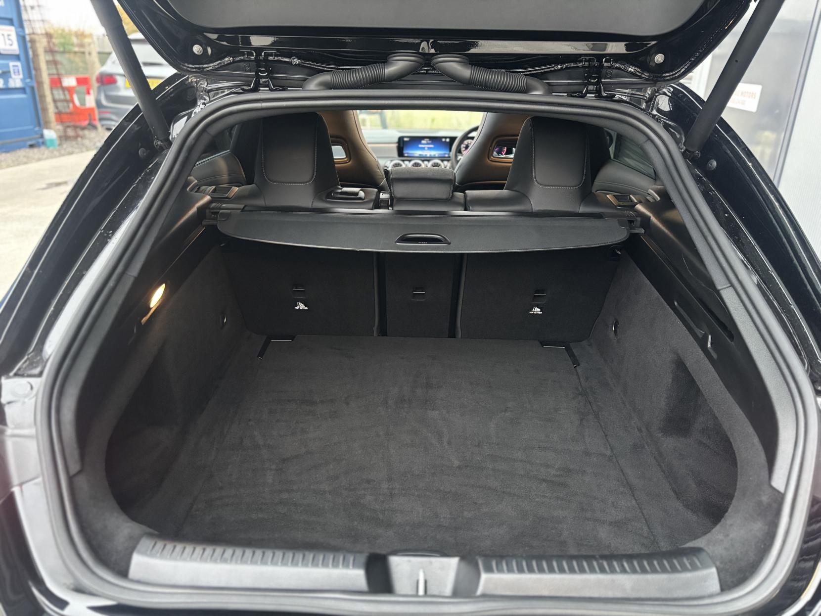Mercedes-Benz CLA 1.3 CLA180h MHEV AMG Line (Premium Plus) Shooting Brake 5dr Petrol Hybrid 7G-DCT Euro 6 (s/s) (150 ps)