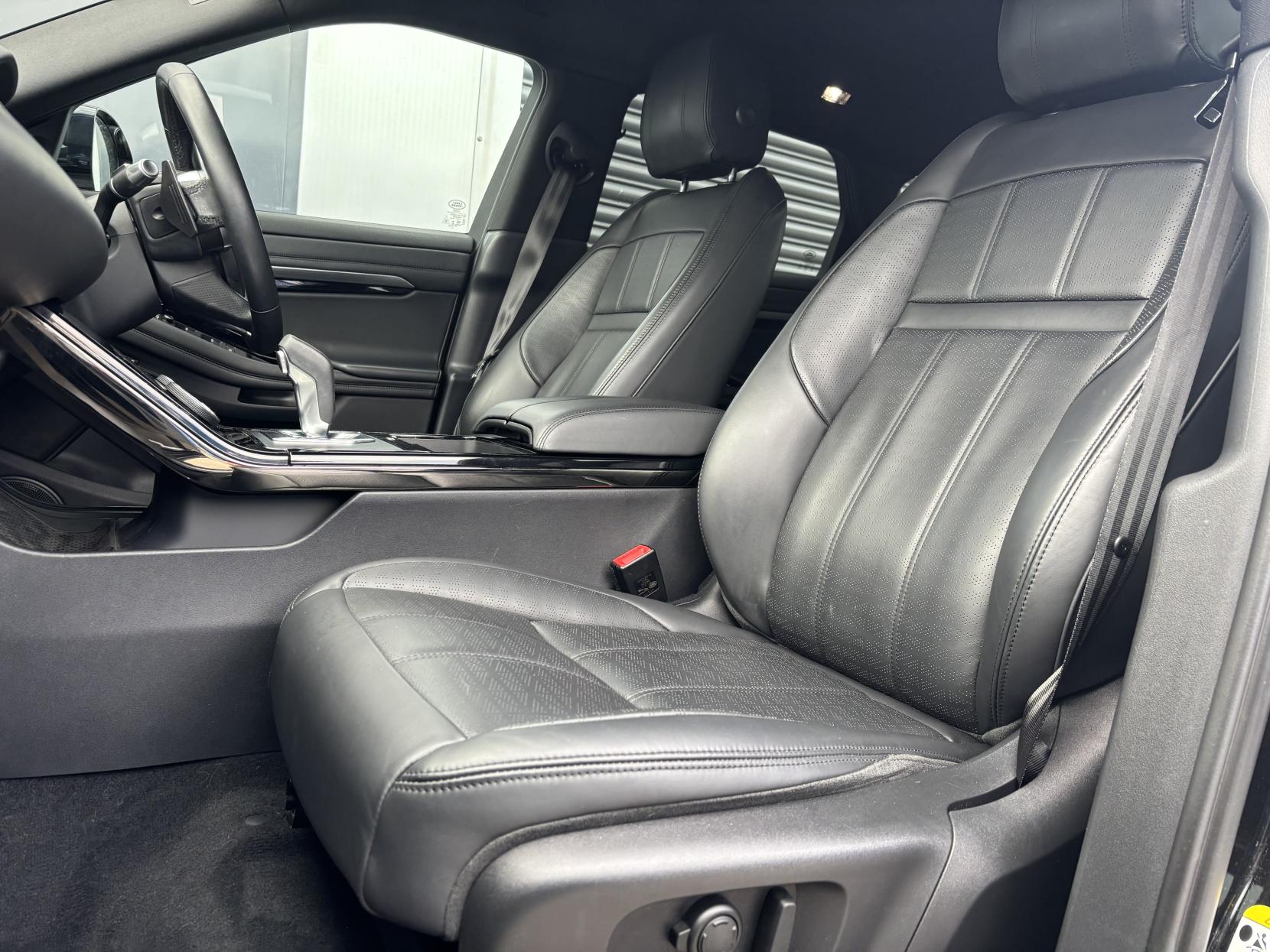 Land Rover Range Rover Evoque 2.0 D180 R-Dynamic HSE SUV 5dr Diesel Auto 4WD Euro 6 (s/s) (180 ps)