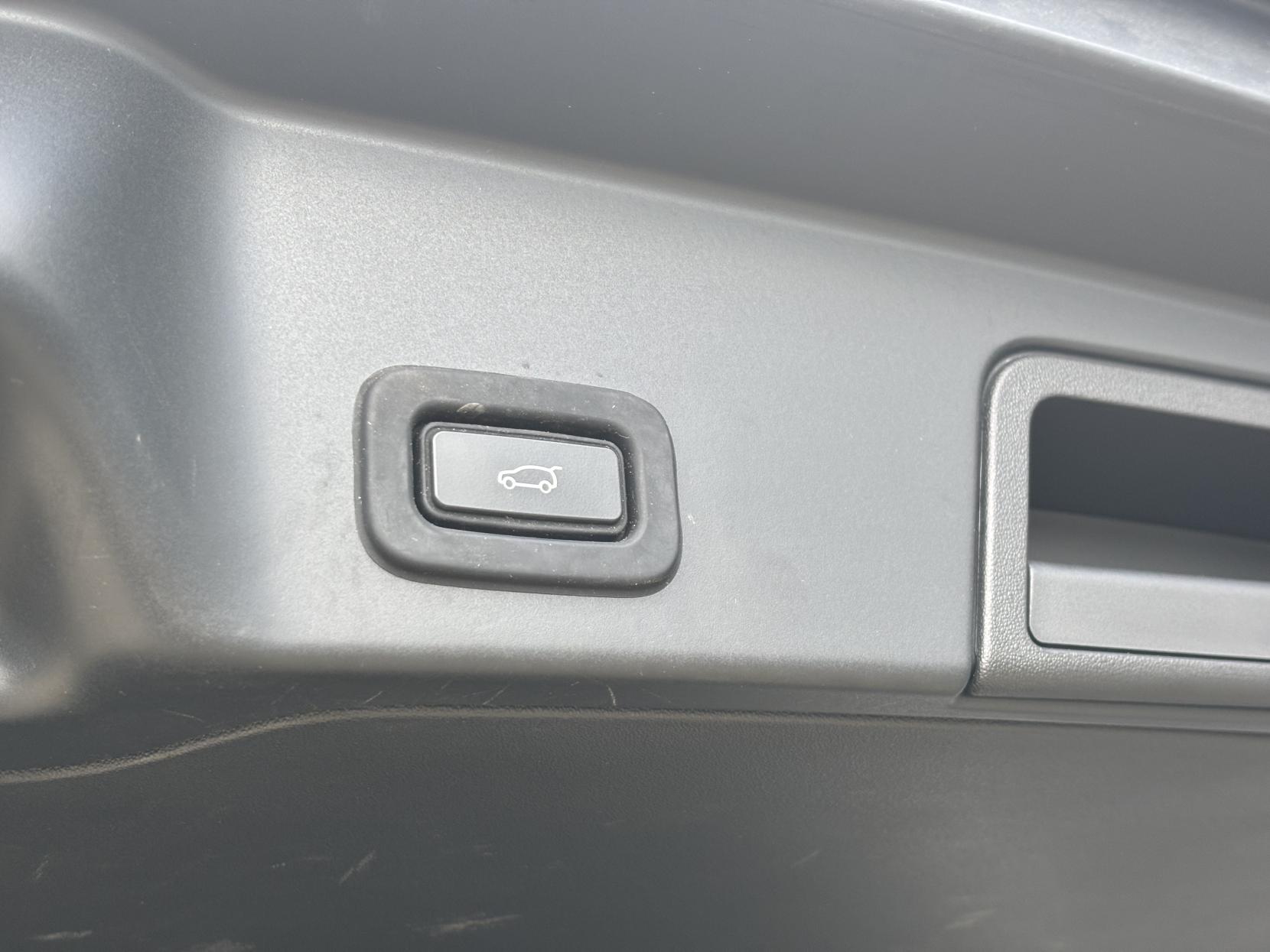 Land Rover Range Rover Evoque 2.0 D180 R-Dynamic HSE SUV 5dr Diesel Auto 4WD Euro 6 (s/s) (180 ps)