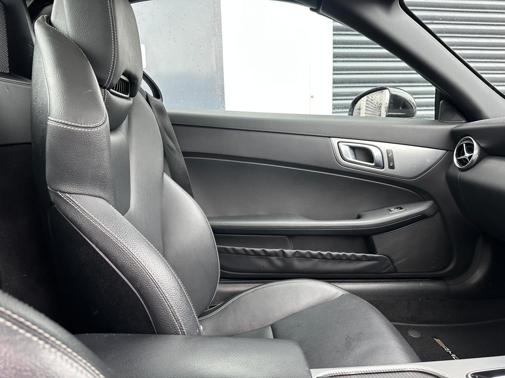 Mercedes-Benz SLC 1.6 SLC180 AMG Line Convertible 2dr Petrol G-Tronic Euro 6 (s/s) (156 ps)