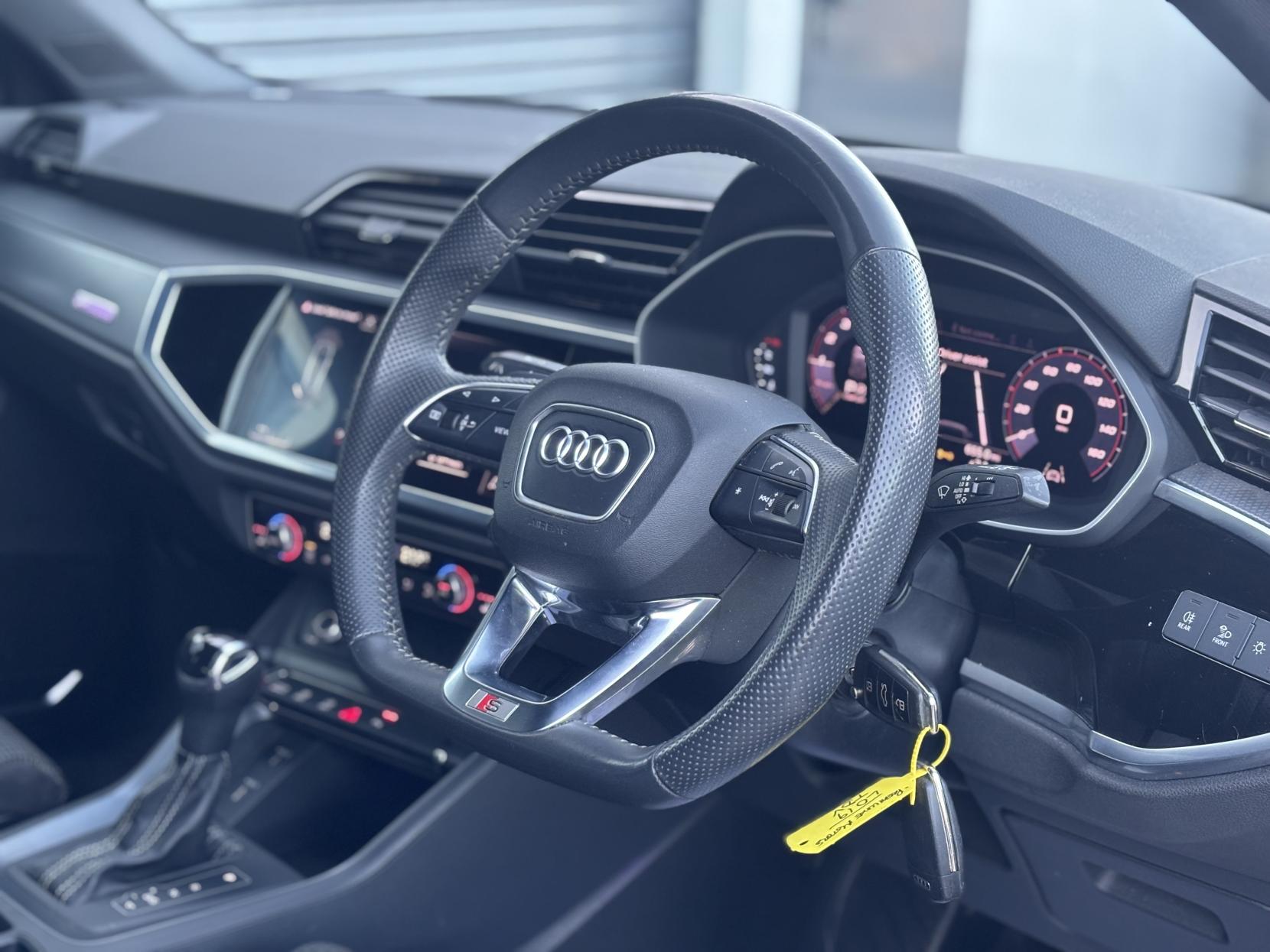 Audi Q3 1.5 TFSI CoD 35 S line SUV 5dr Petrol S Tronic Euro 6 (s/s) (150 ps)