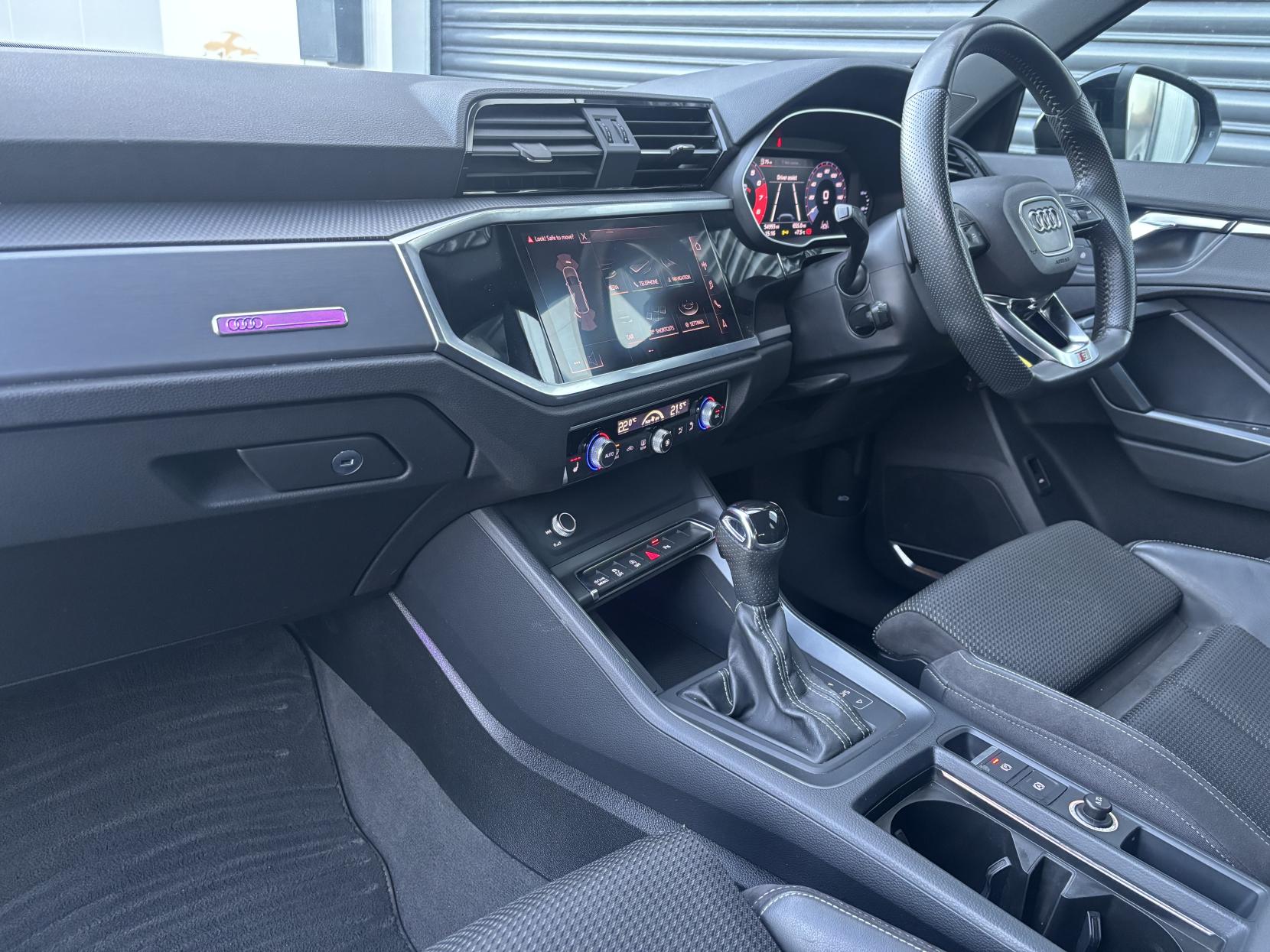 Audi Q3 1.5 TFSI CoD 35 S line SUV 5dr Petrol S Tronic Euro 6 (s/s) (150 ps)