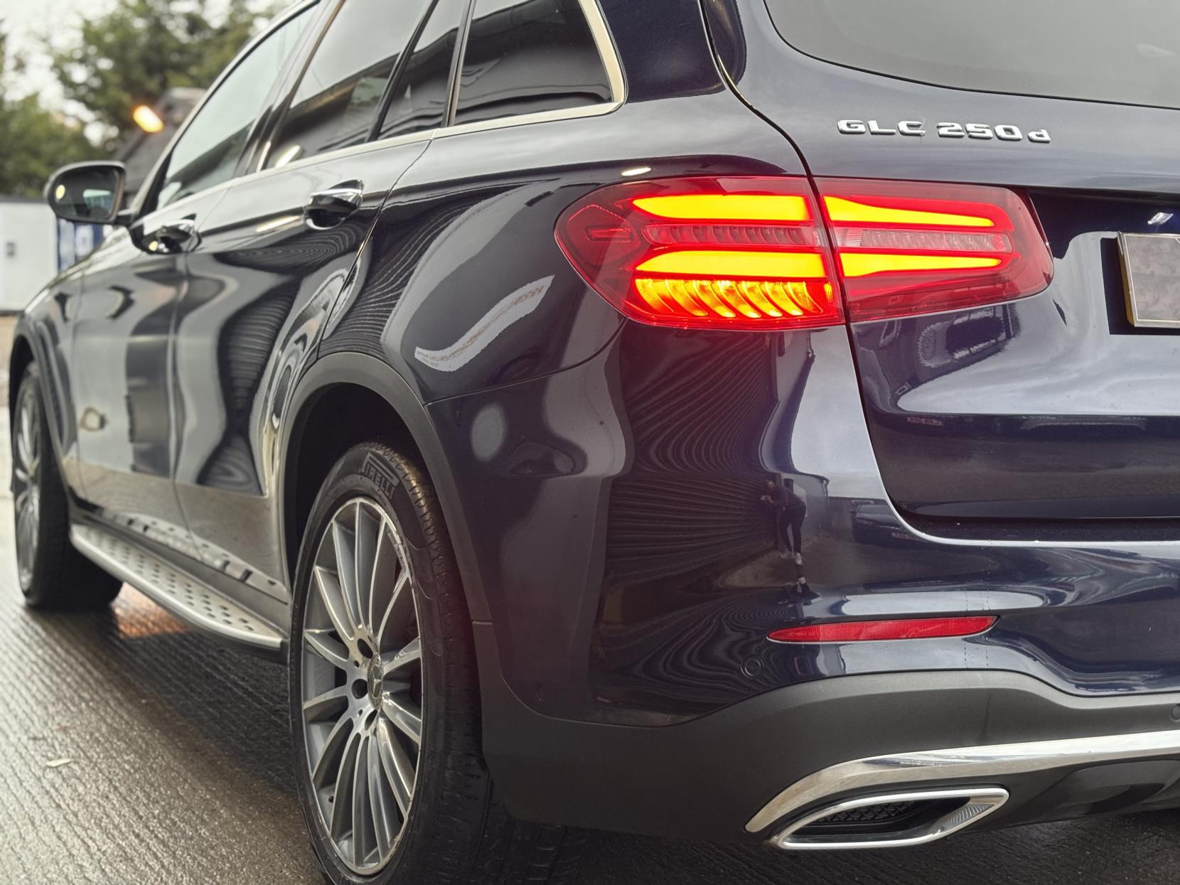 Mercedes-Benz GLC 2.1 GLC250d AMG Line (Premium) SUV 5dr Diesel G-Tronic+ 4MATIC Euro 6 (s/s) (204 ps)