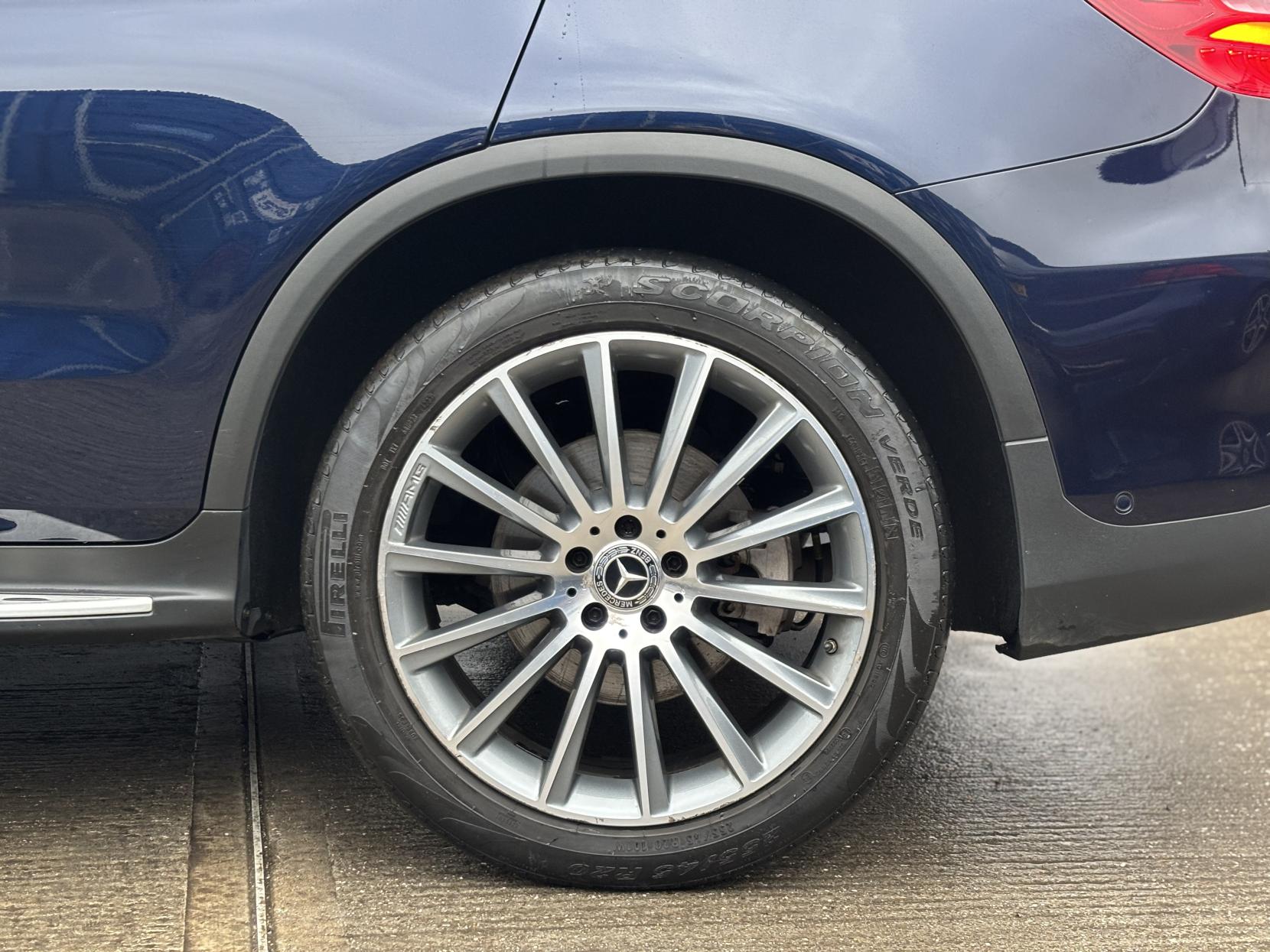 Mercedes-Benz GLC 2.1 GLC250d AMG Line (Premium) SUV 5dr Diesel G-Tronic+ 4MATIC Euro 6 (s/s) (204 ps)