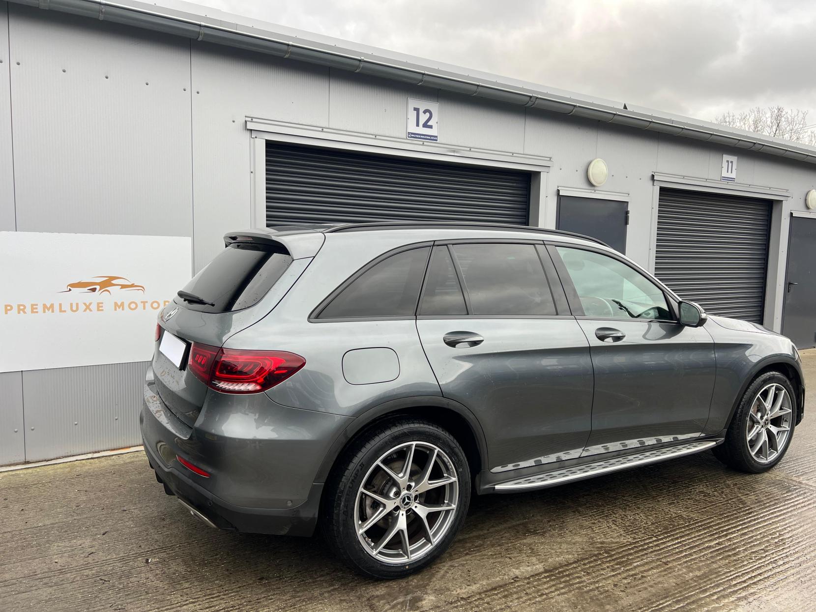 Mercedes-Benz GLC 2.0 GLC300 MHEV AMG Line (Premium Plus) SUV 5dr Petrol G-Tronic+ 4MATIC Euro 6 (s/s) (272 ps)