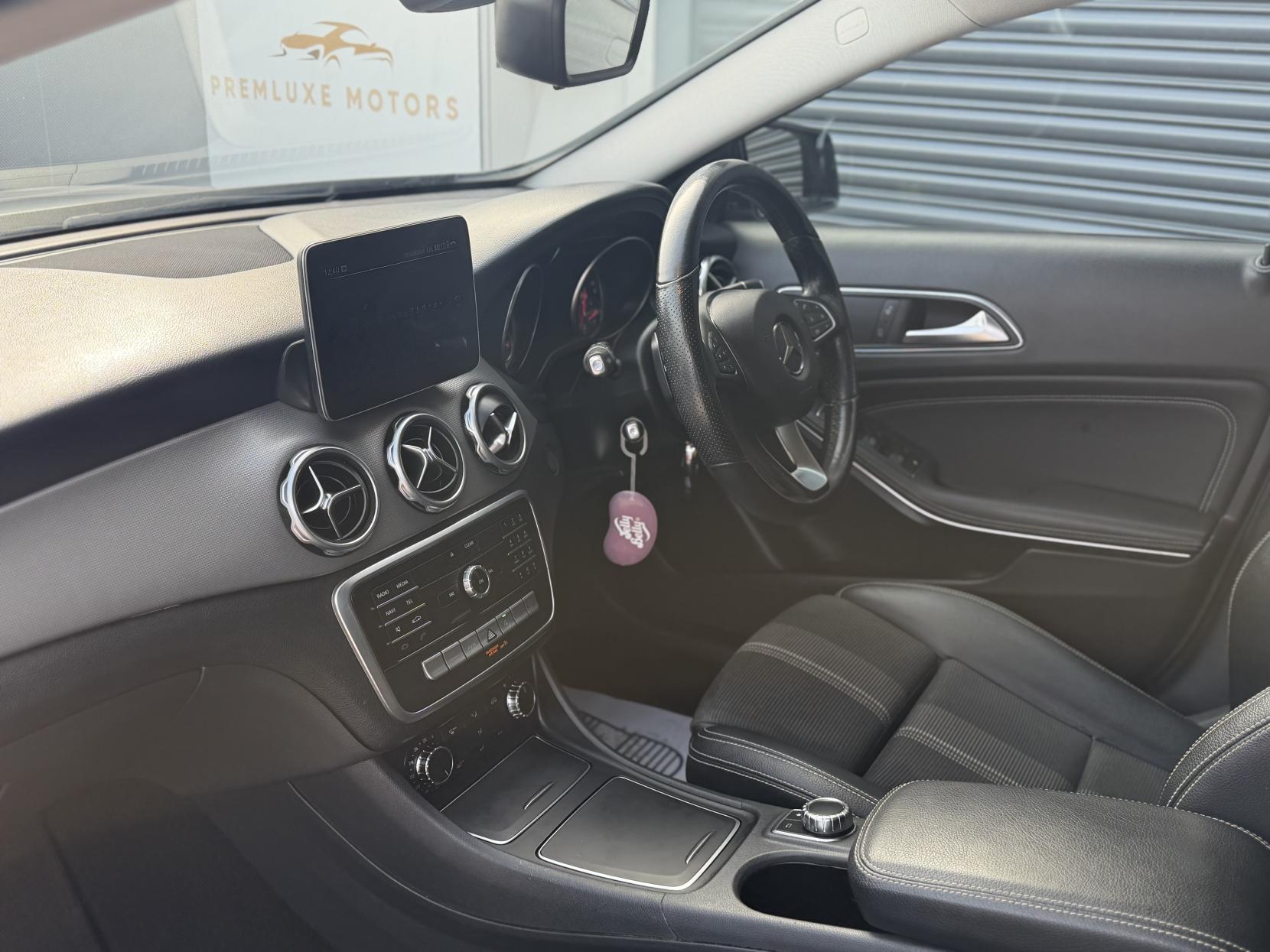 Mercedes-Benz GLA 1.6 GLA180 Urban Edition SUV 5dr Petrol 7G-DCT Euro 6 (s/s) (122 ps)