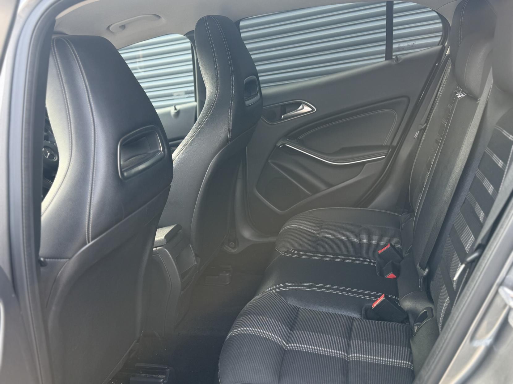 Mercedes-Benz GLA 1.6 GLA180 Urban Edition SUV 5dr Petrol 7G-DCT Euro 6 (s/s) (122 ps)