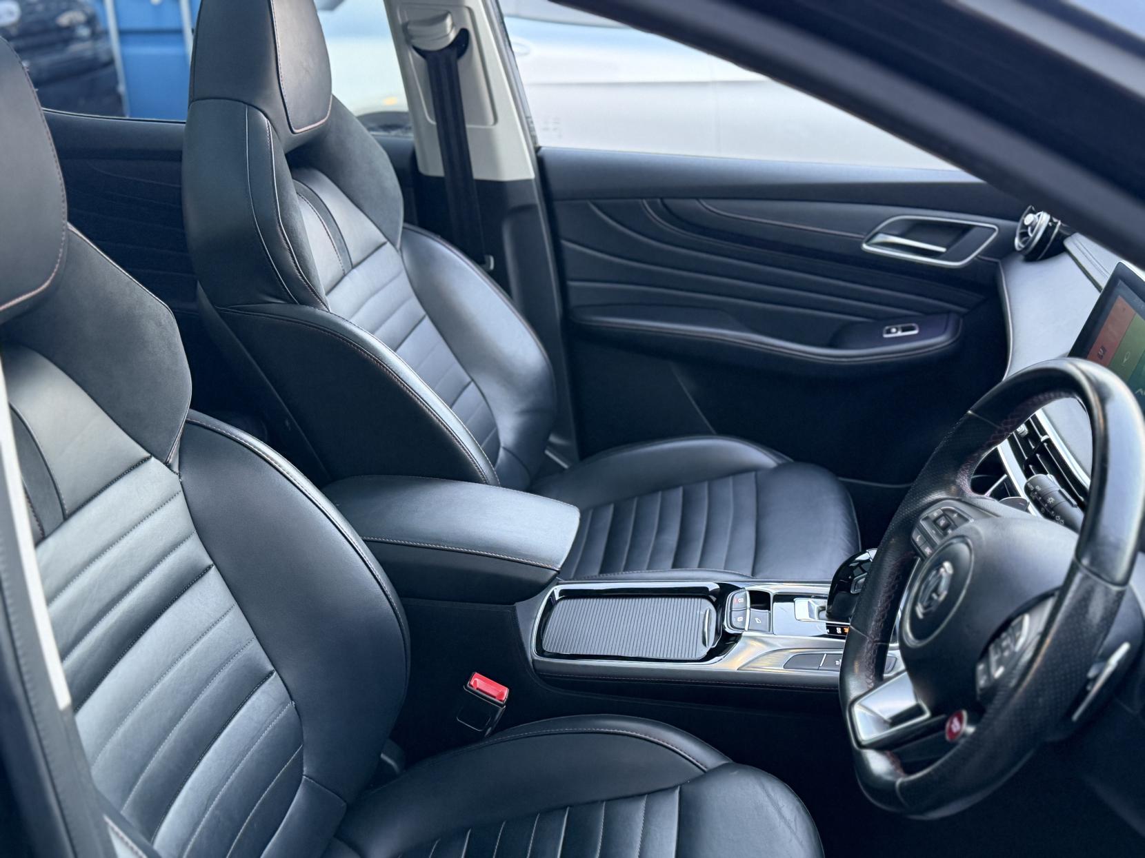 MG MG HS 1.5 T-GDI Exclusive SUV 5dr Petrol DCT Euro 6 (s/s) (162 ps)