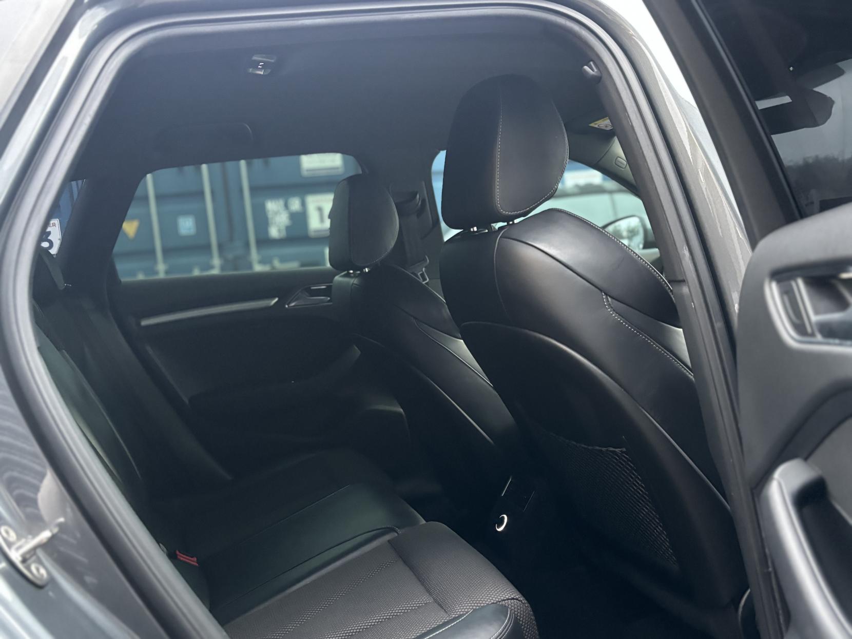 Audi A3 1.5 TFSI CoD 35 S line Sportback 5dr Petrol S Tronic Euro 6 (s/s) (150 ps)