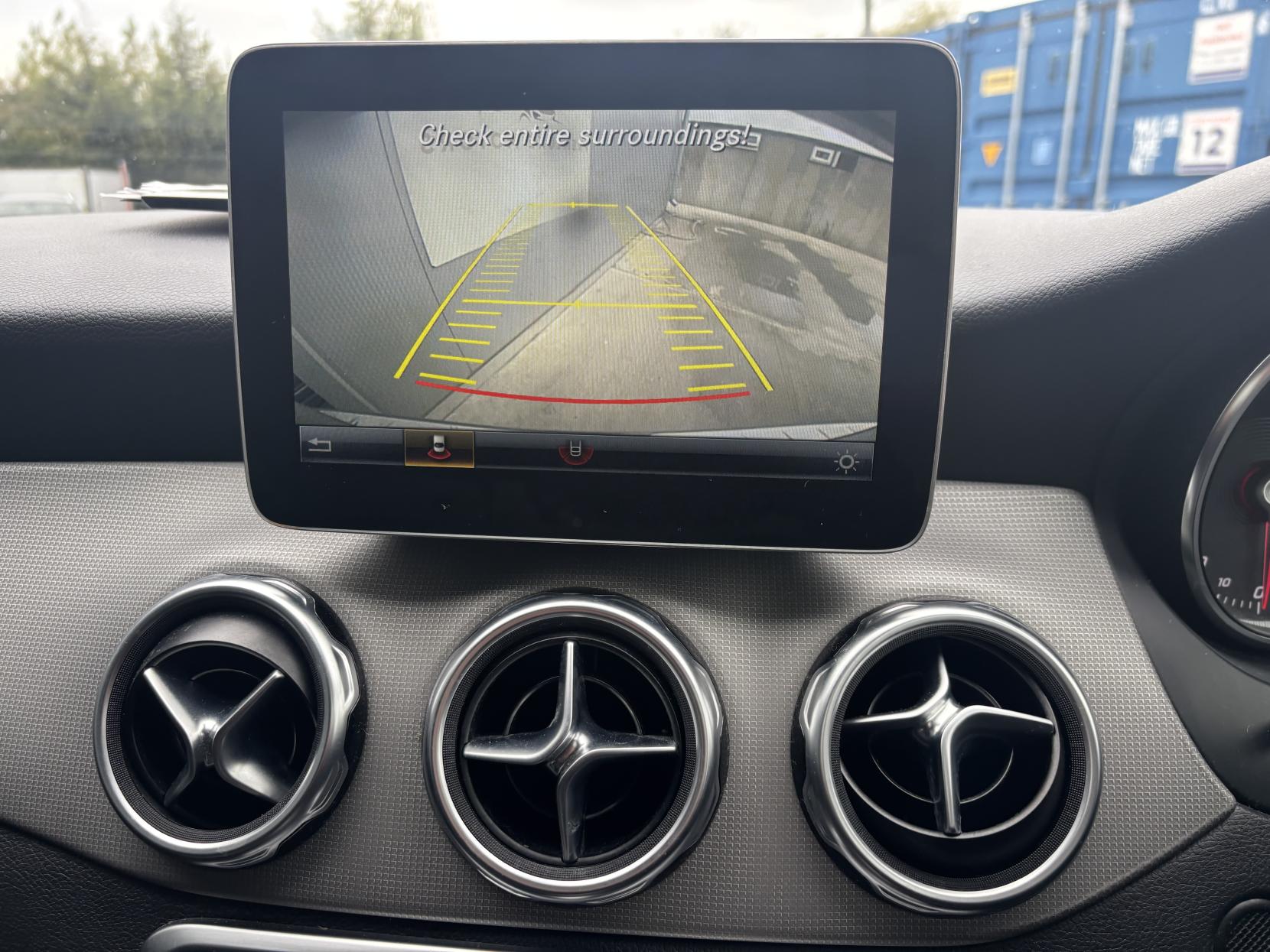 Mercedes-Benz GLA 1.6 GLA180 GPF Urban Edition SUV 5dr Petrol 7G-DCT Euro 6 (s/s) (122 ps)