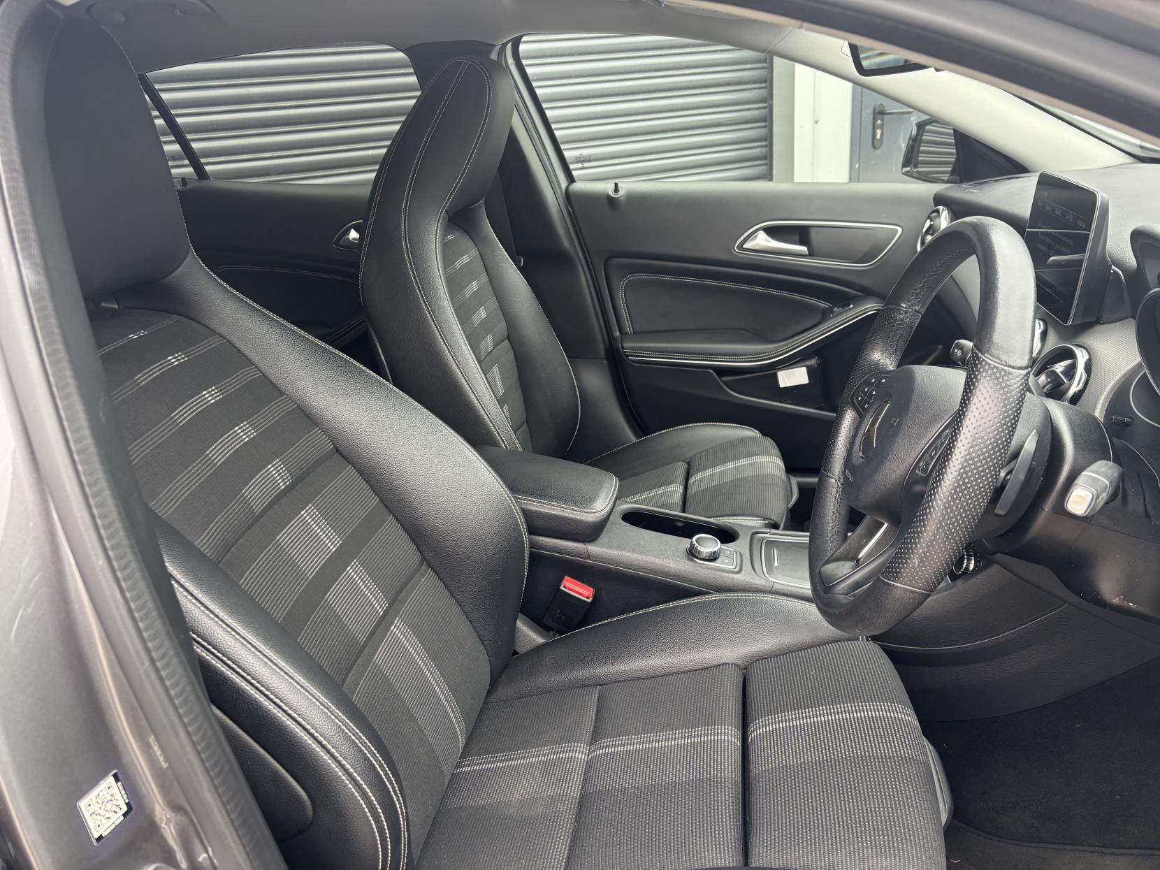 Mercedes-Benz GLA 1.6 GLA180 GPF Urban Edition SUV 5dr Petrol 7G-DCT Euro 6 (s/s) (122 ps)