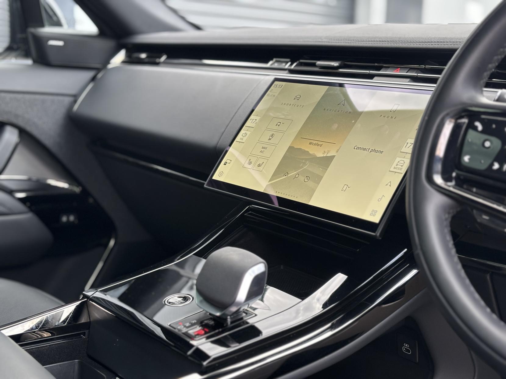 Land Rover Range Rover Sport 3.0 D300 MHEV Dynamic SE SUV 5dr Diesel Auto 4WD Euro 6 (s/s) (300 ps)