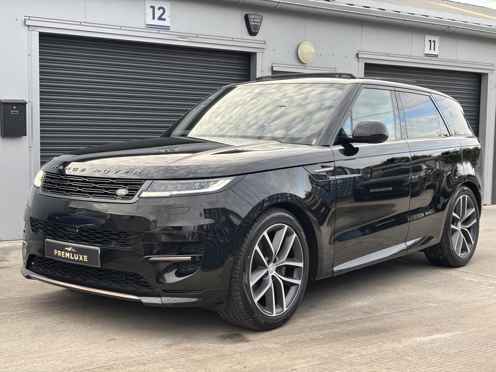 Land Rover Range Rover Sport 3.0 D300 MHEV Dynamic SE SUV 5dr Diesel Auto 4WD Euro 6 (s/s) (300 ps)