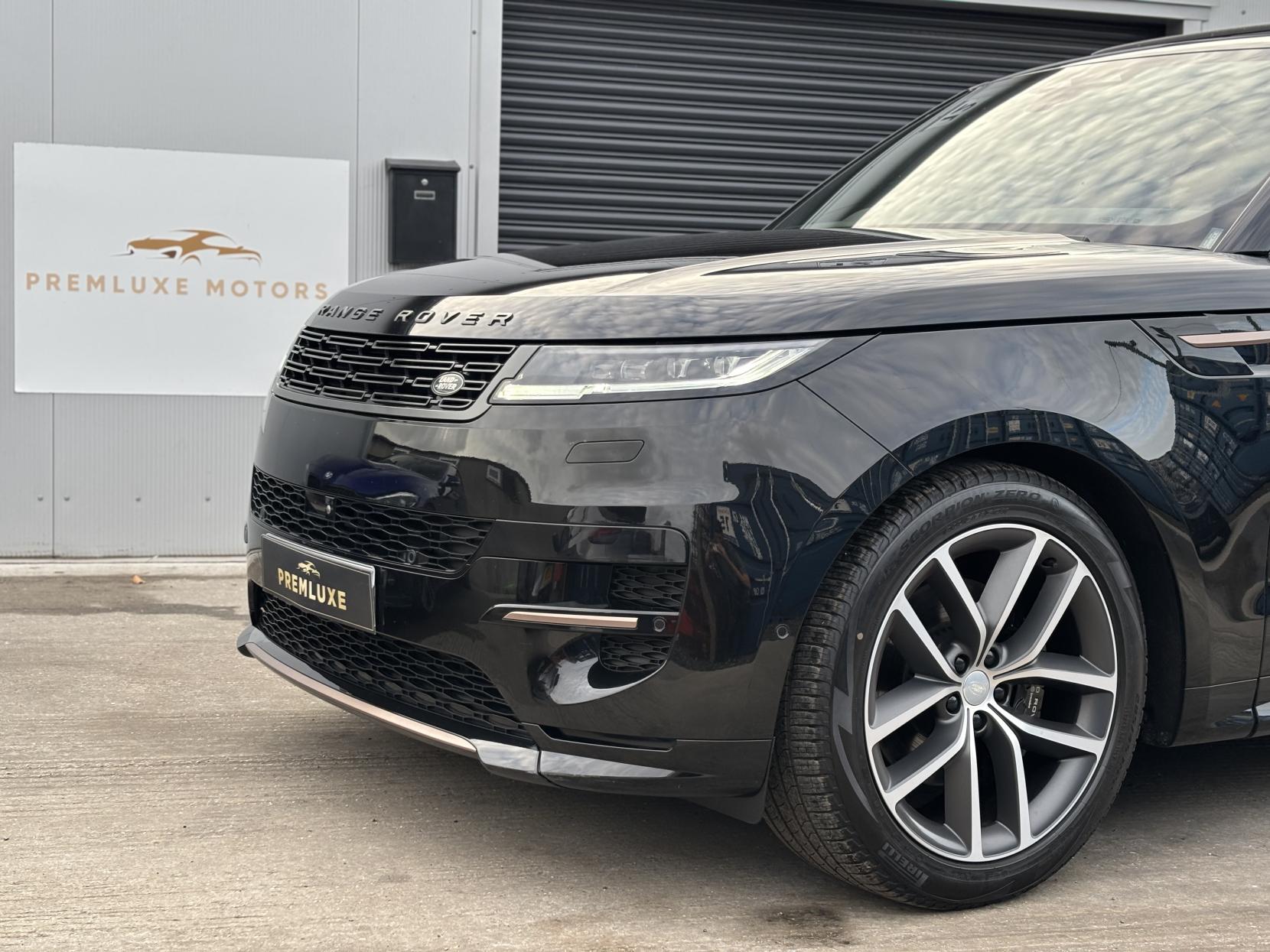 Land Rover Range Rover Sport 3.0 D300 MHEV Dynamic SE SUV 5dr Diesel Auto 4WD Euro 6 (s/s) (300 ps)