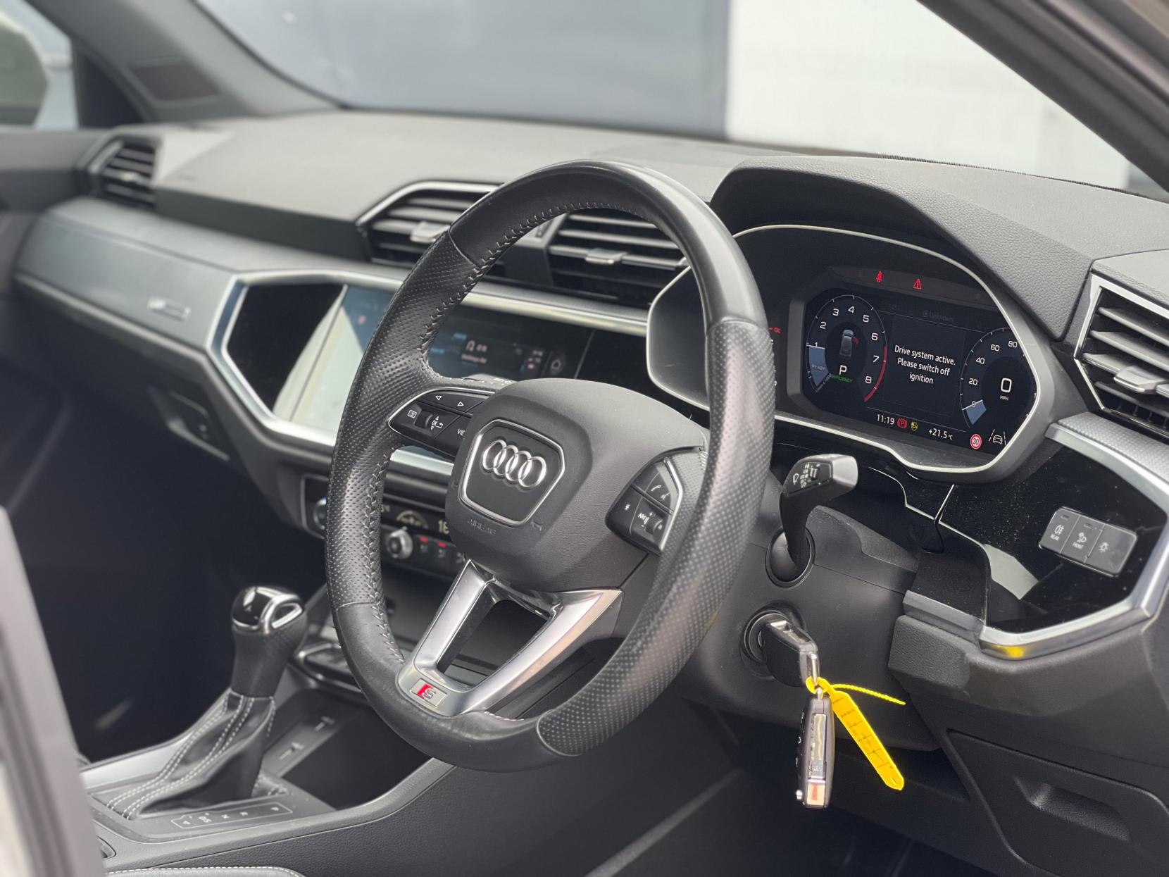 Audi Q3 1.5 TFSI CoD 35 S line SUV 5dr Petrol S Tronic Euro 6 (s/s) (150 ps)