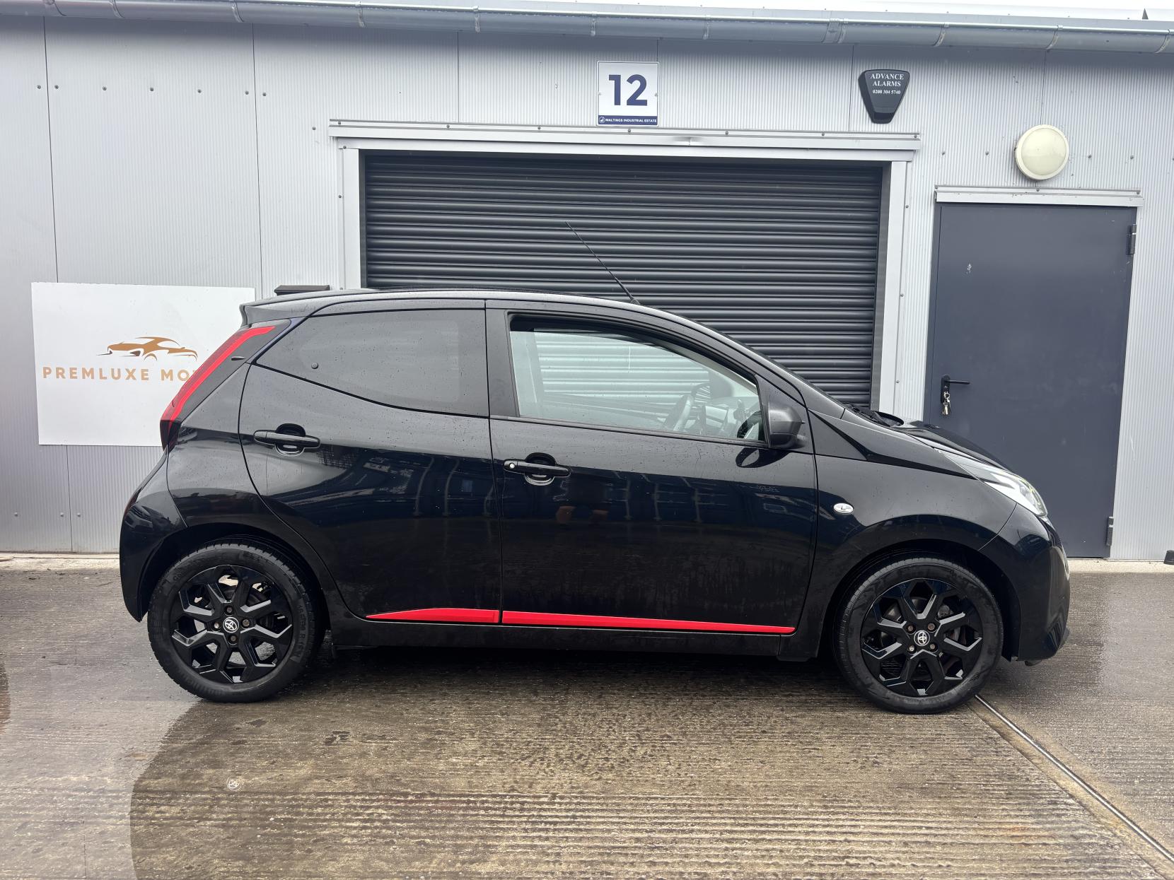 Toyota AYGO 1.0 VVT-i x-trend Funroof 5dr Petrol x-shift Euro 6 (71 ps)
