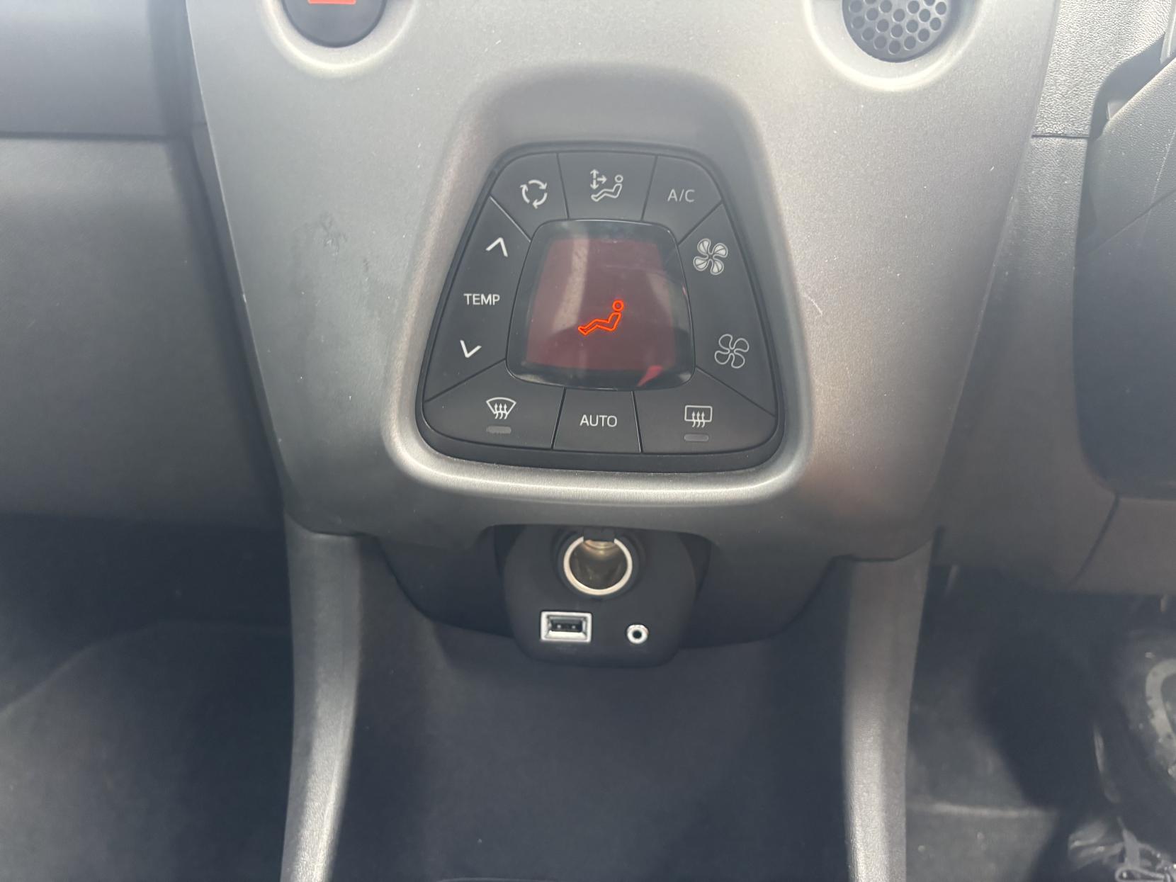 Toyota AYGO 1.0 VVT-i x-trend Funroof 5dr Petrol x-shift Euro 6 (71 ps)