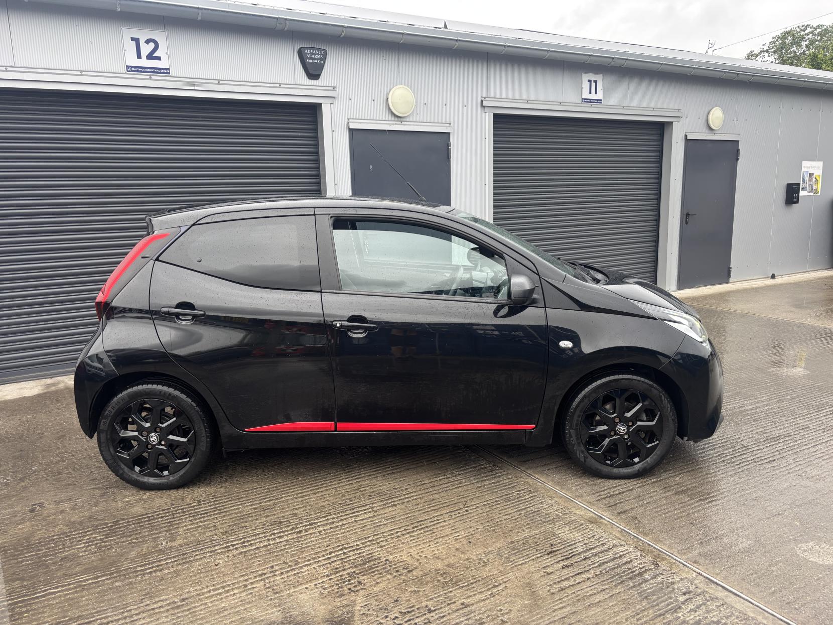 Toyota AYGO 1.0 VVT-i x-trend Funroof 5dr Petrol x-shift Euro 6 (71 ps)